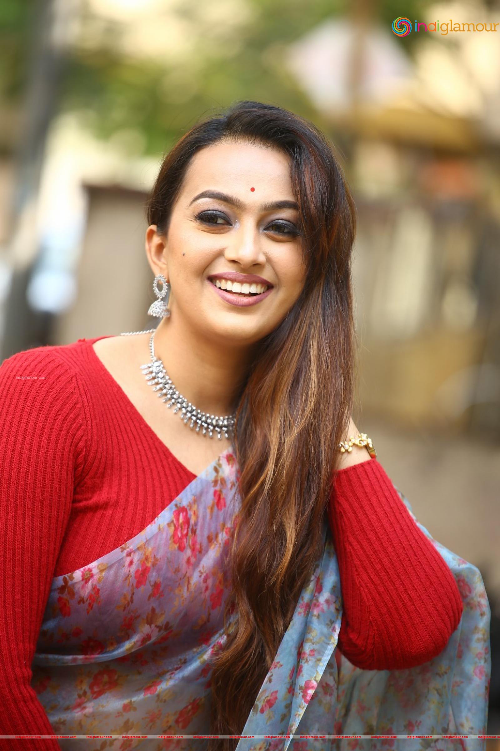 Ester Noronha Actress hd photo