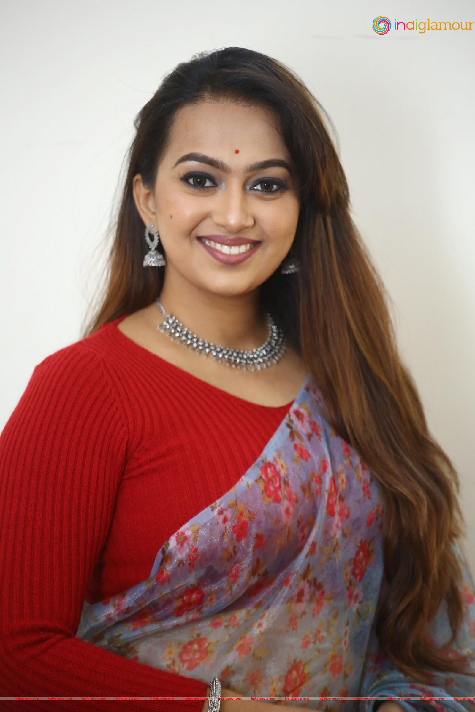 Ester Noronha Actress hd photo