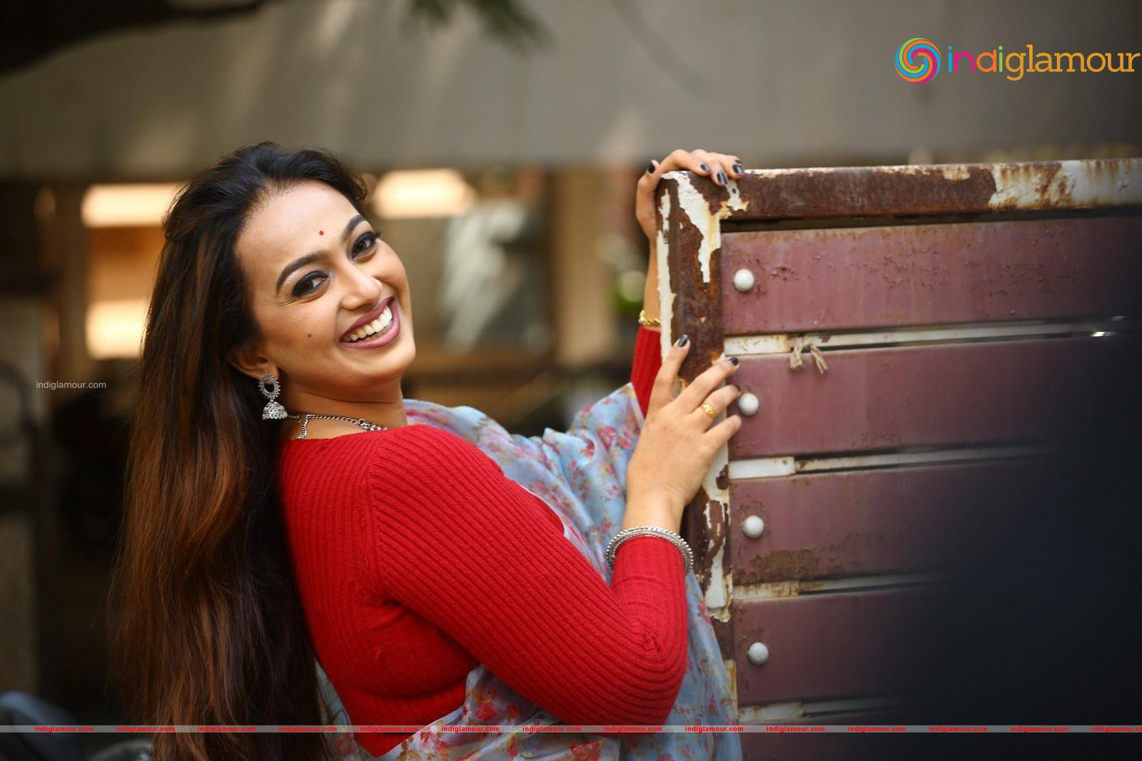 Ester Noronha Actress hd photo
