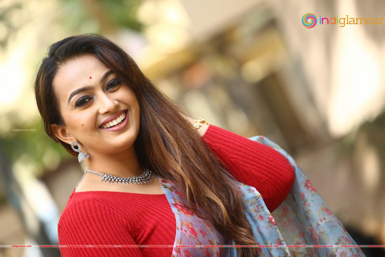 Ester Noronha Actress hd photo
