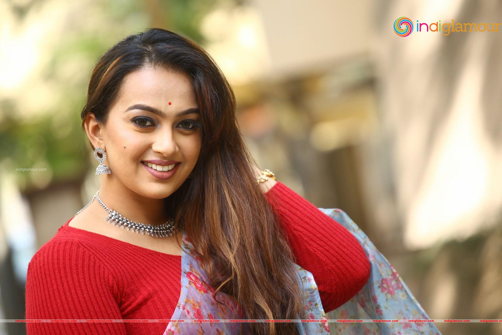 Ester Noronha Actress hd photo