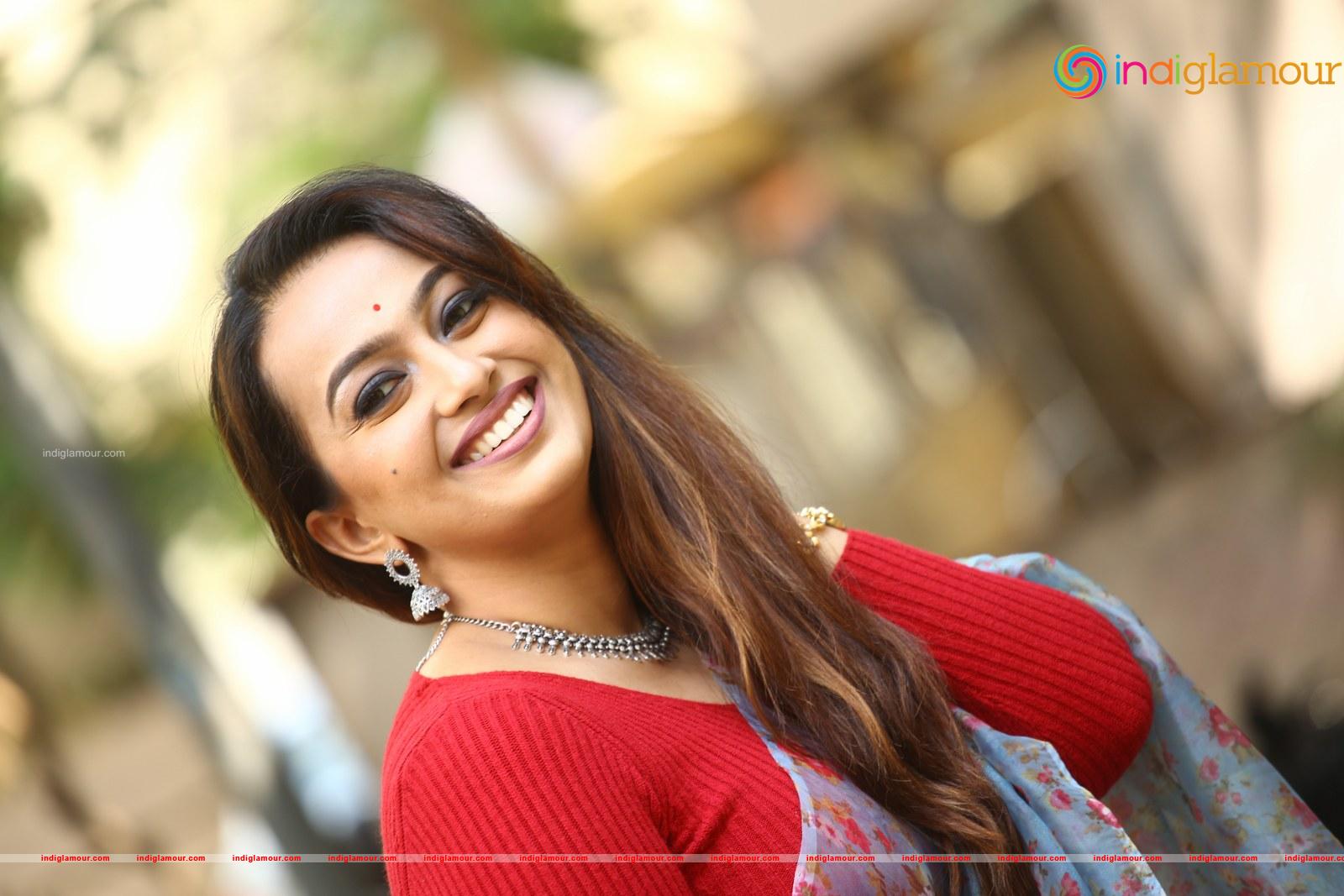 Ester Noronha Actress hd photo