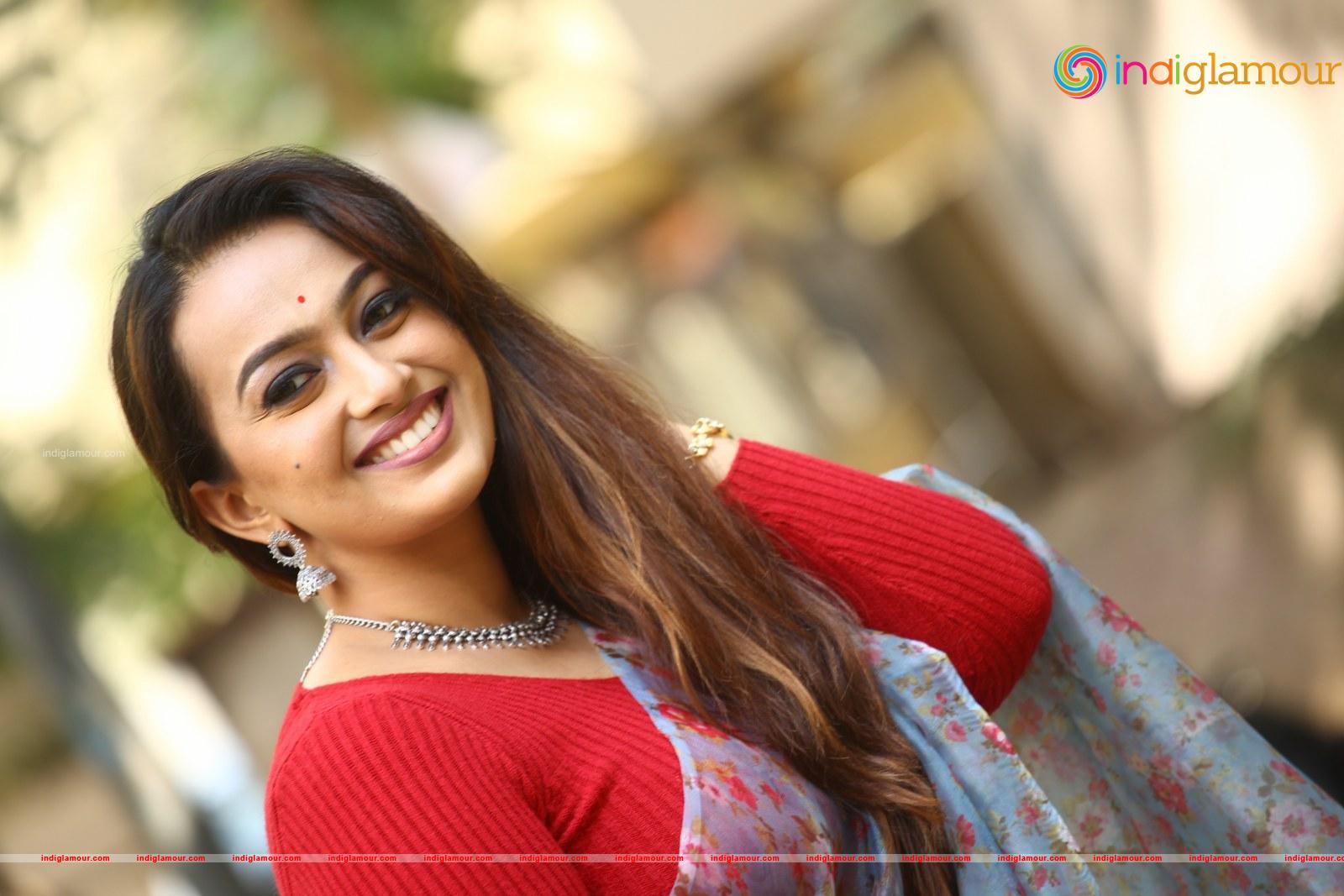 Ester Noronha Actress hd photo