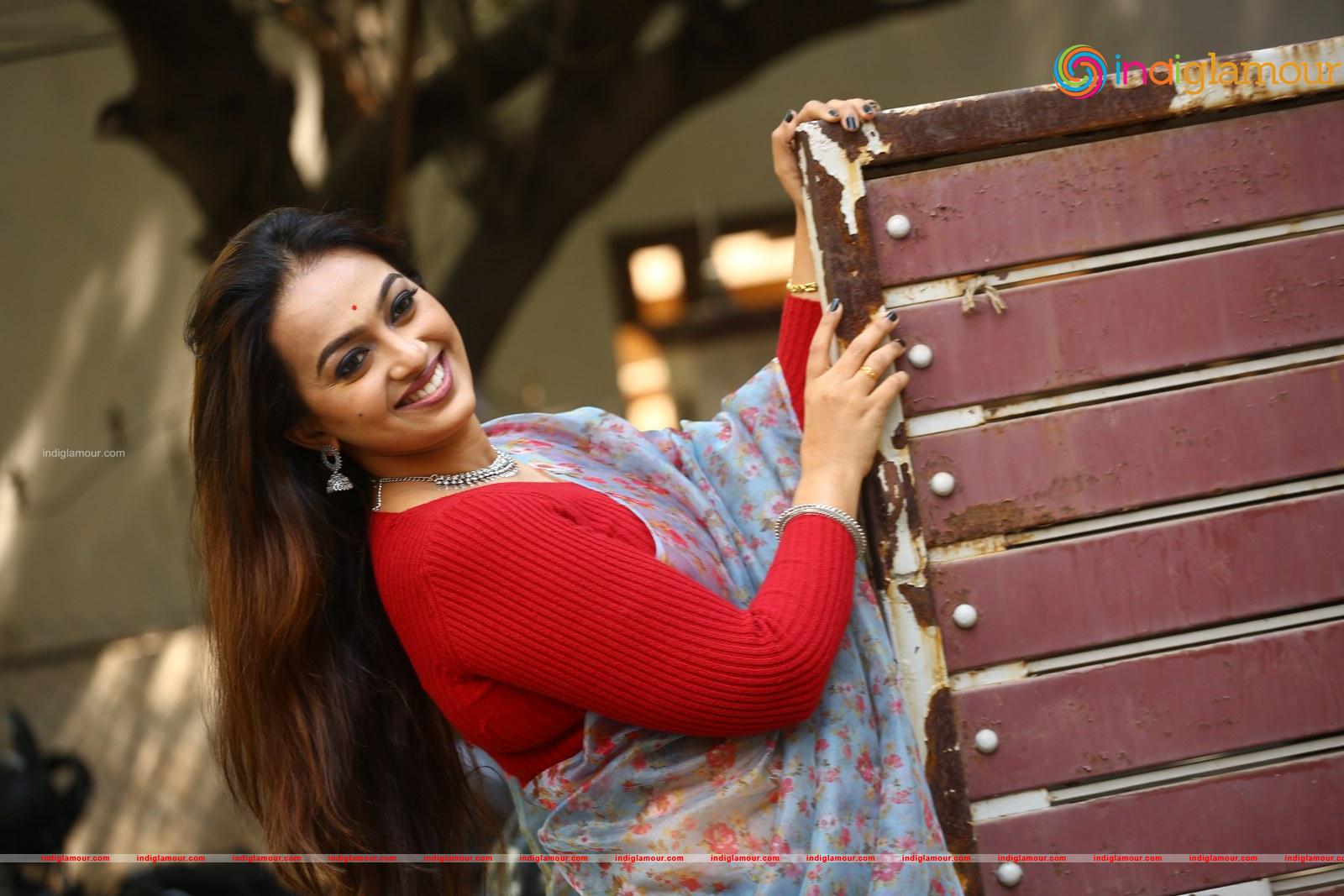 Ester Noronha Actress hd photo