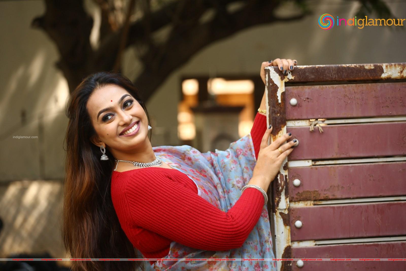 Ester Noronha Actress hd photo