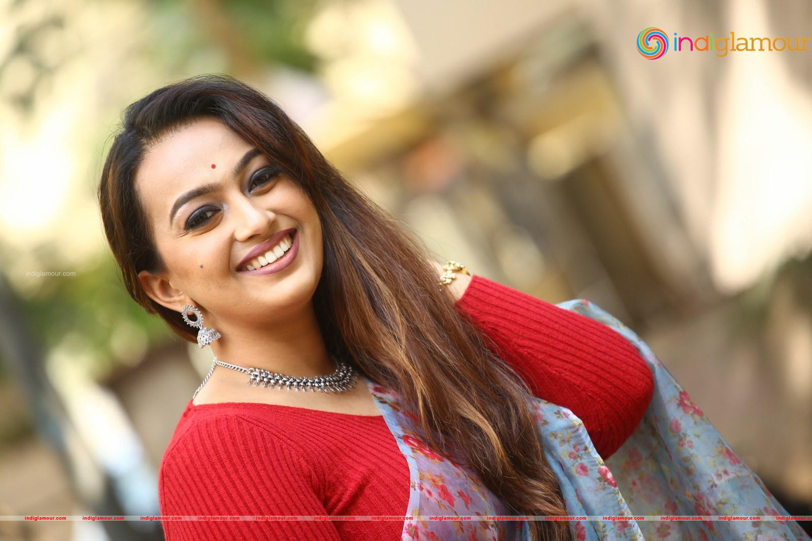 Ester Noronha Actress hd photo
