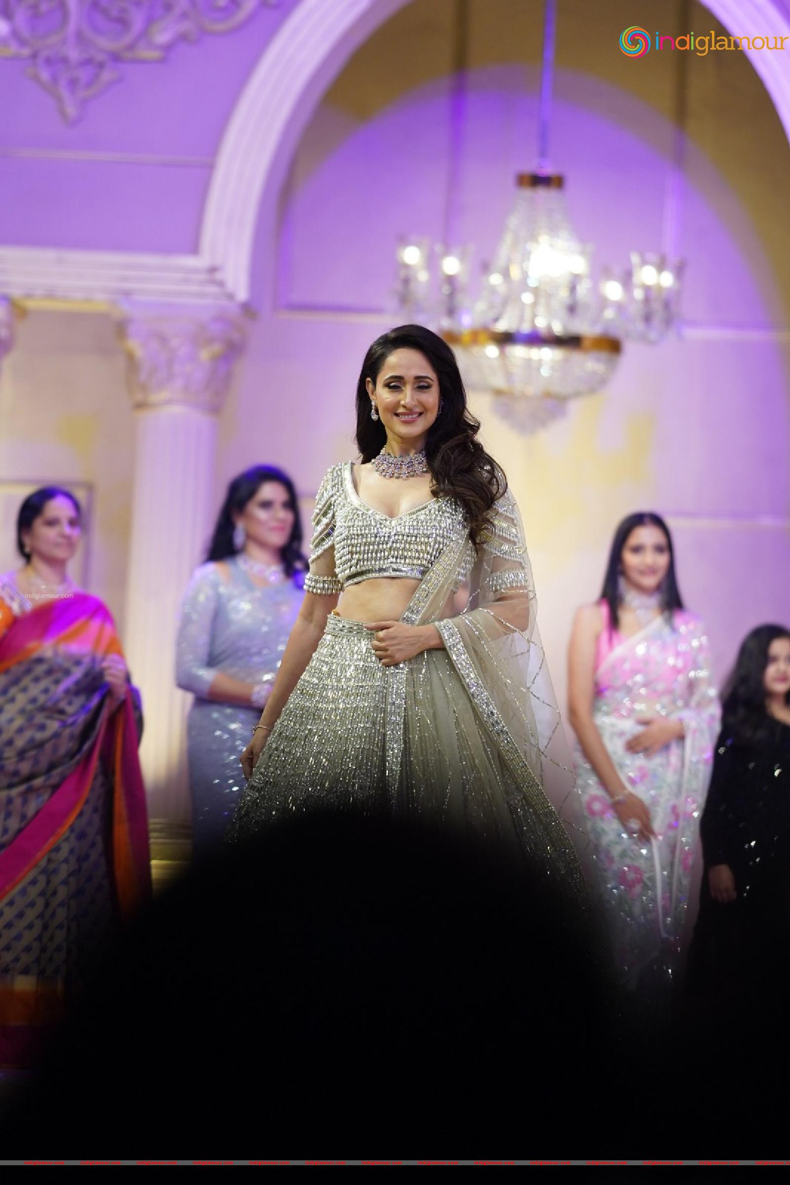 Pragya Jaiswal Actress hd photo