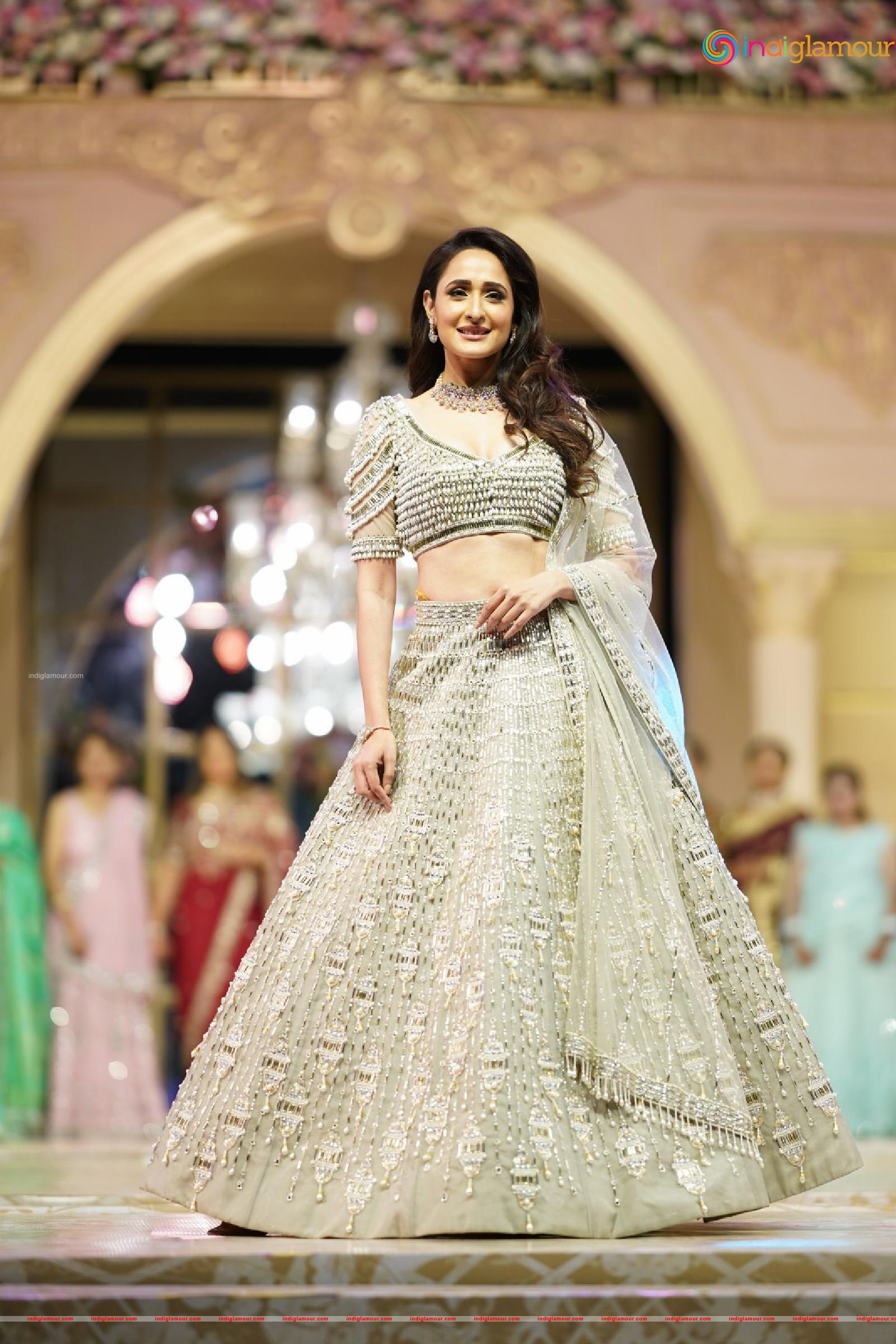 Pragya Jaiswal Actress hd photo