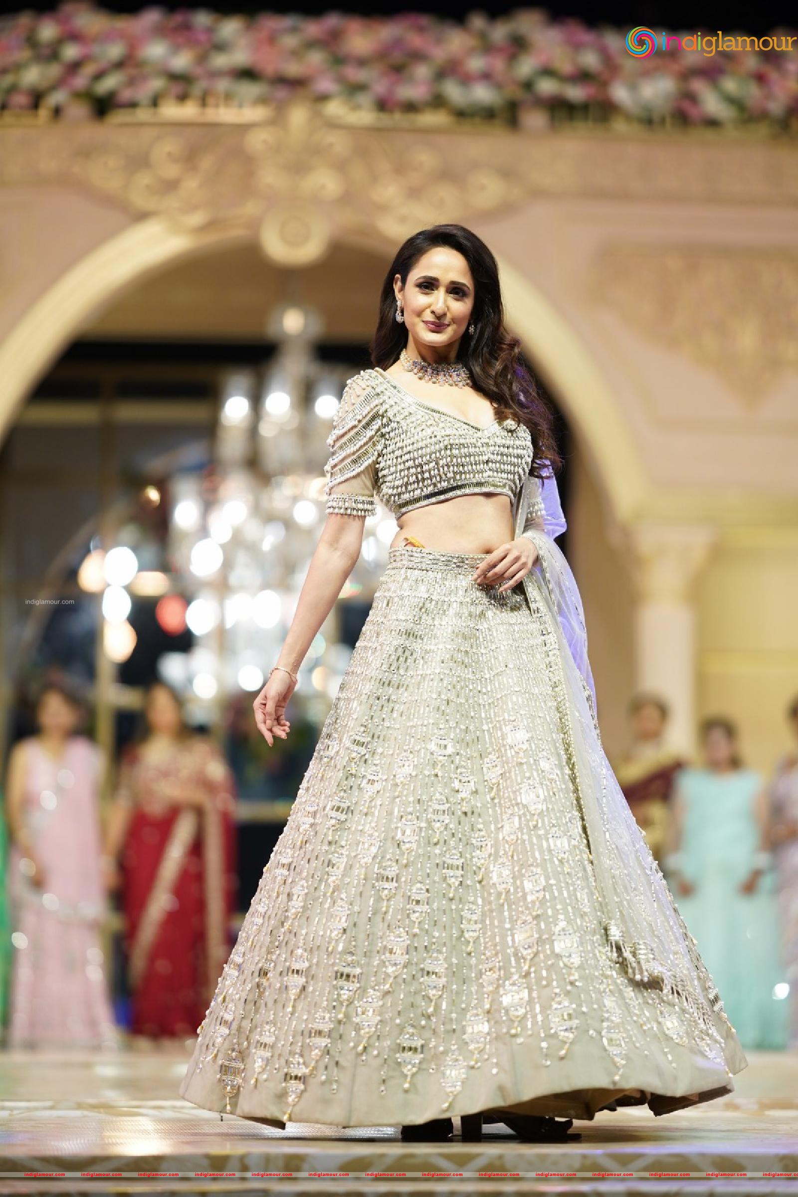 Pragya Jaiswal Actress hd photo