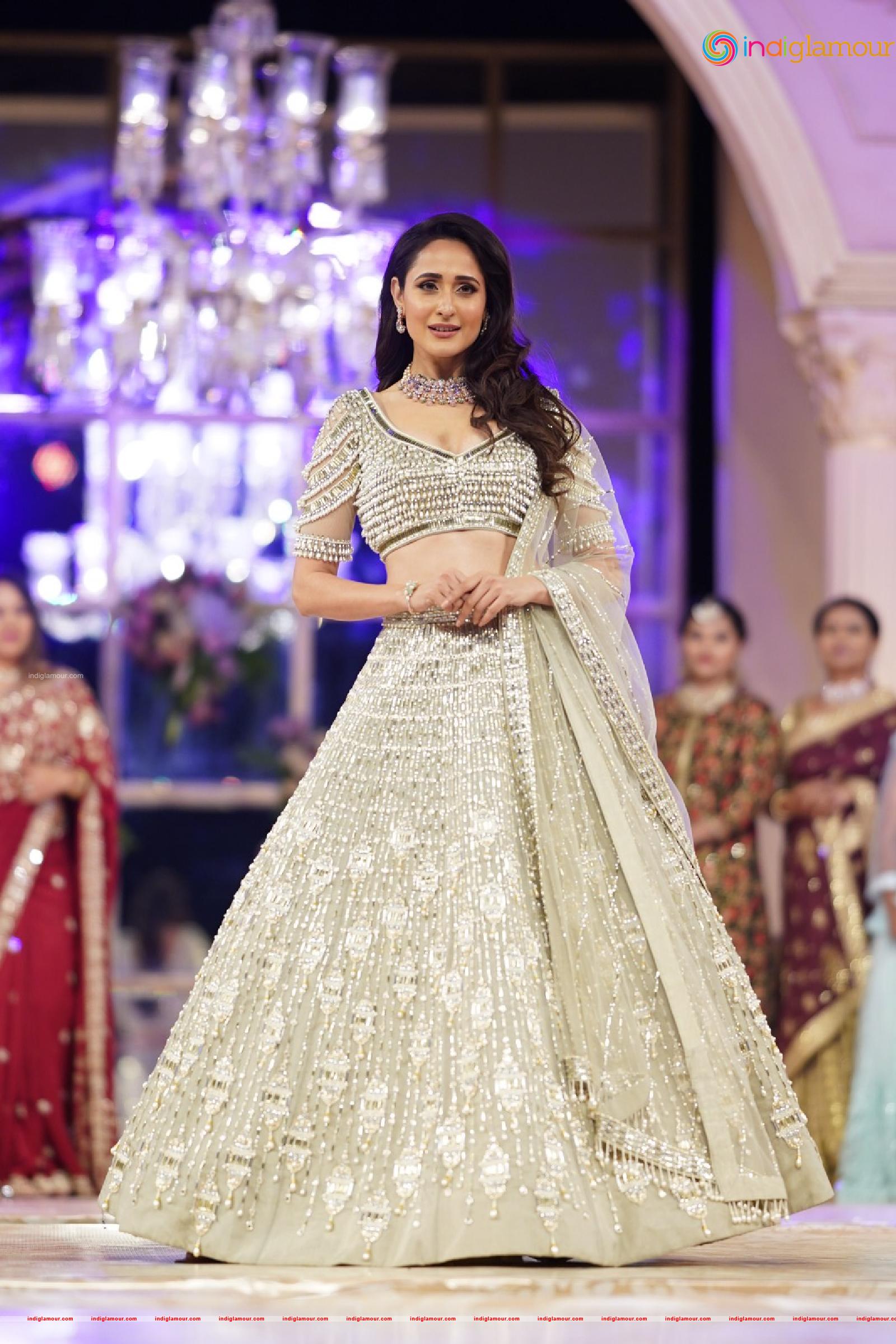Pragya Jaiswal Actress hd photo