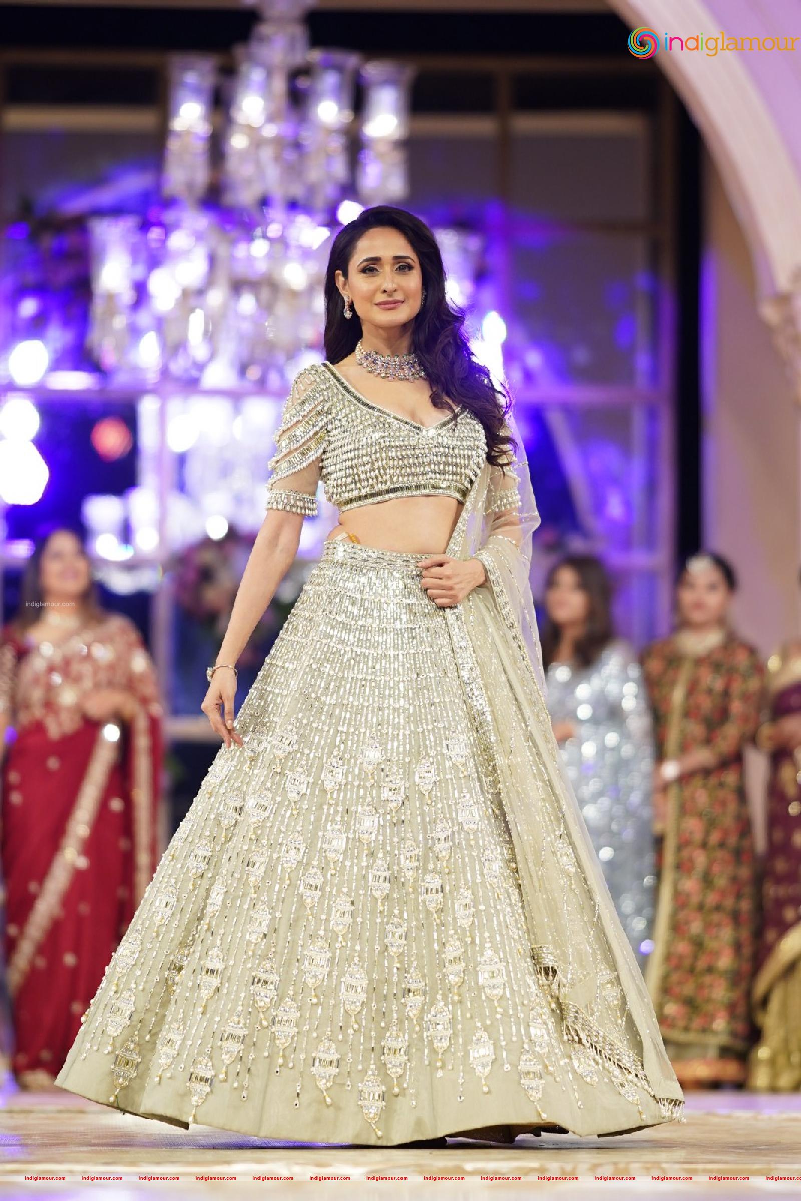 Pragya Jaiswal Actress hd photo