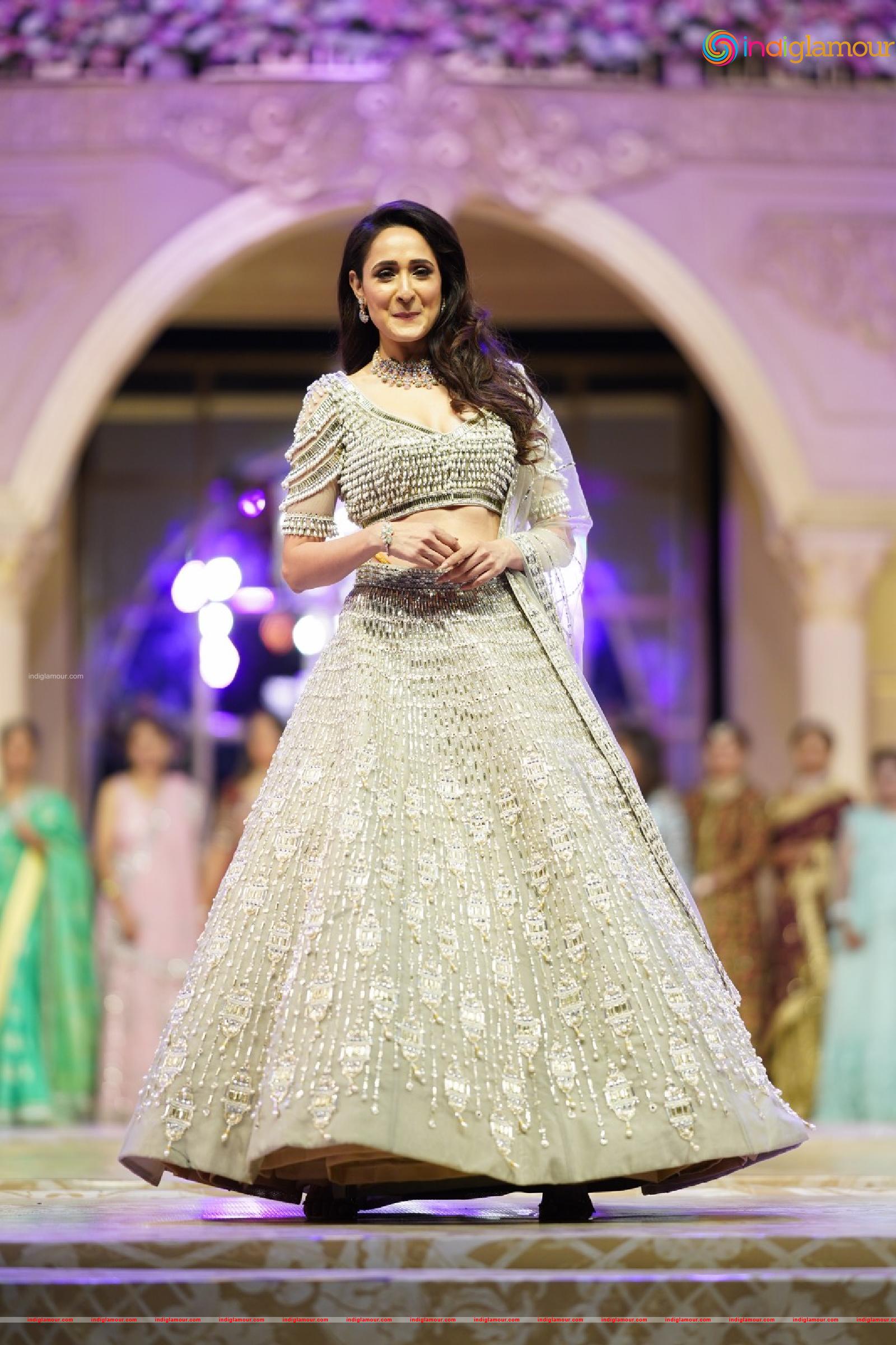 Pragya Jaiswal Actress hd photo