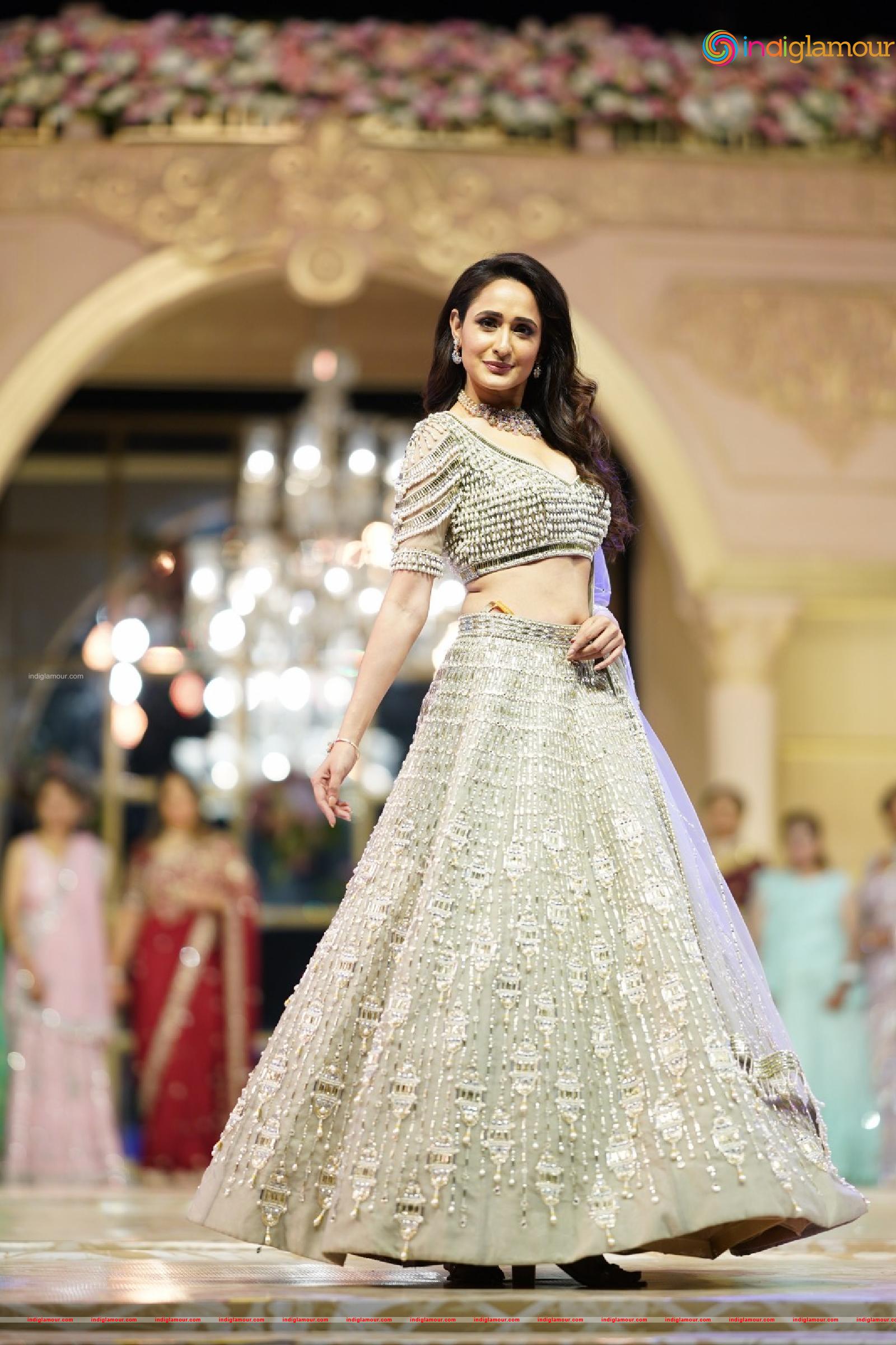 Pragya Jaiswal Actress hd photo