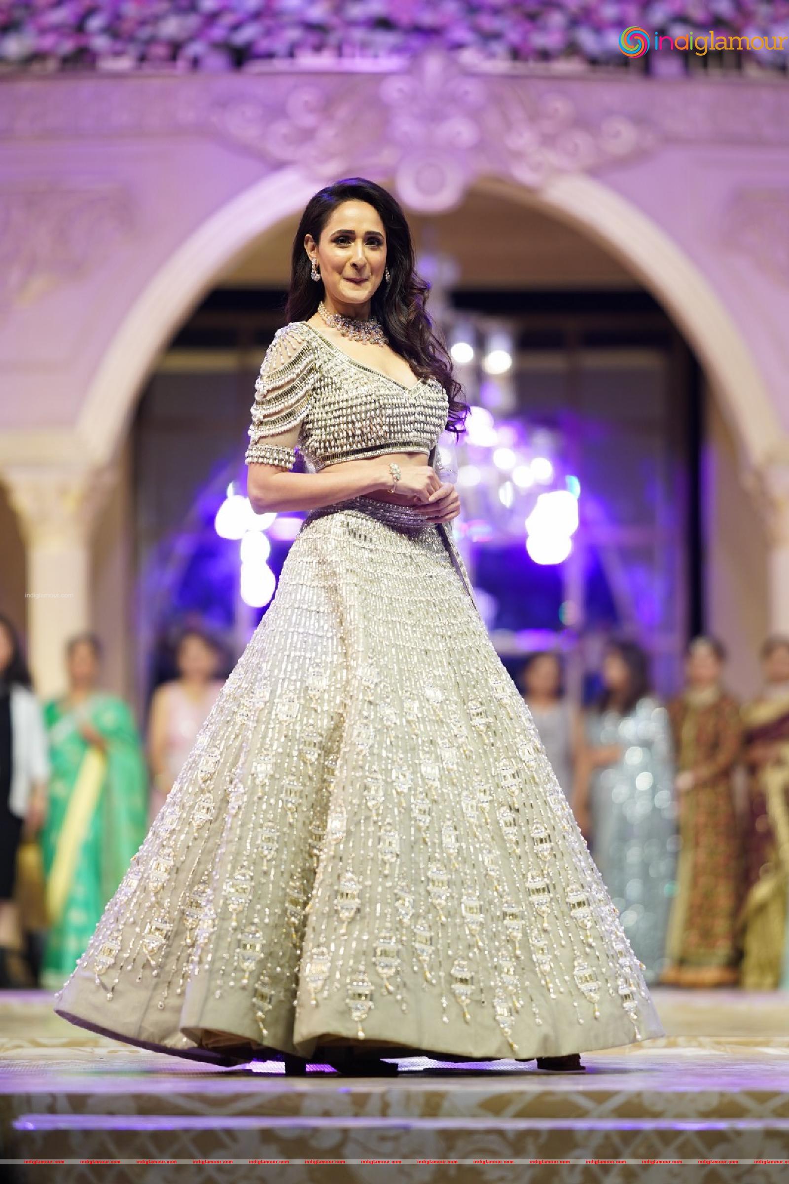 Pragya Jaiswal Actress hd photo