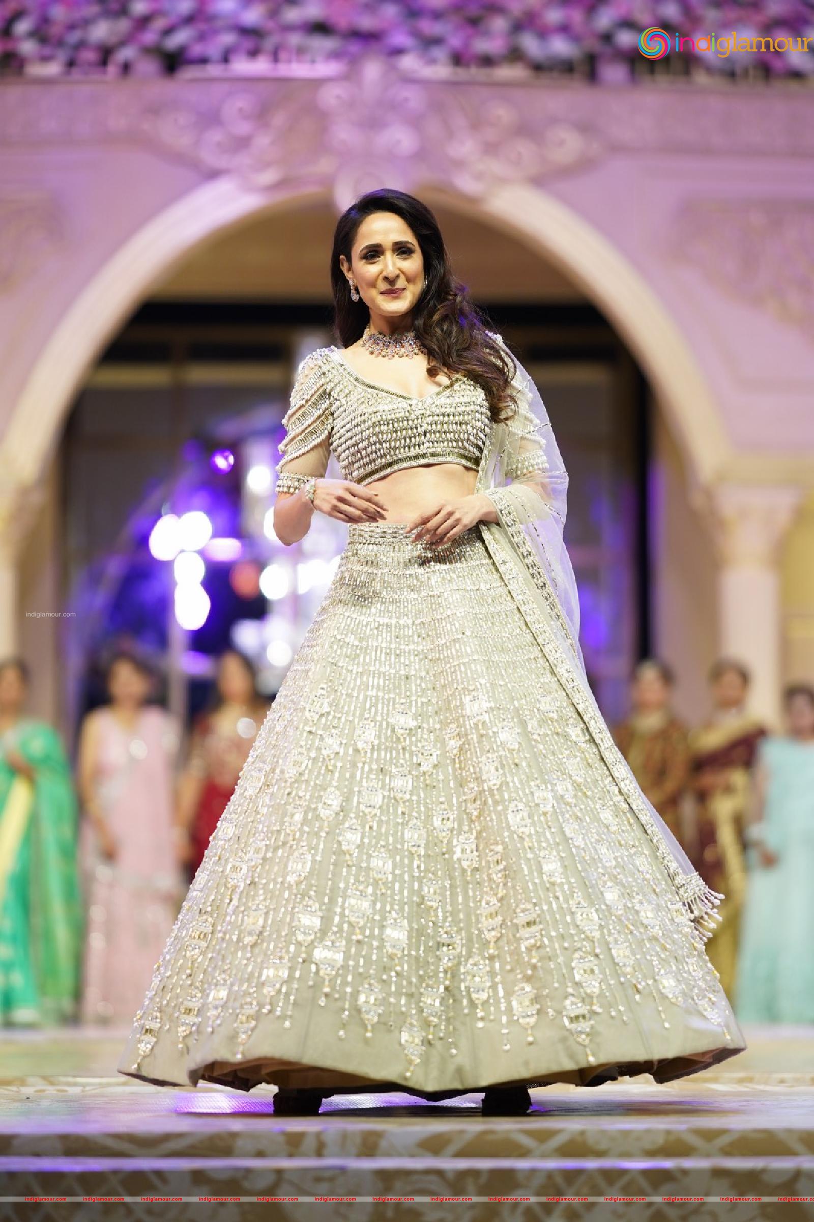 Pragya Jaiswal Actress hd photo