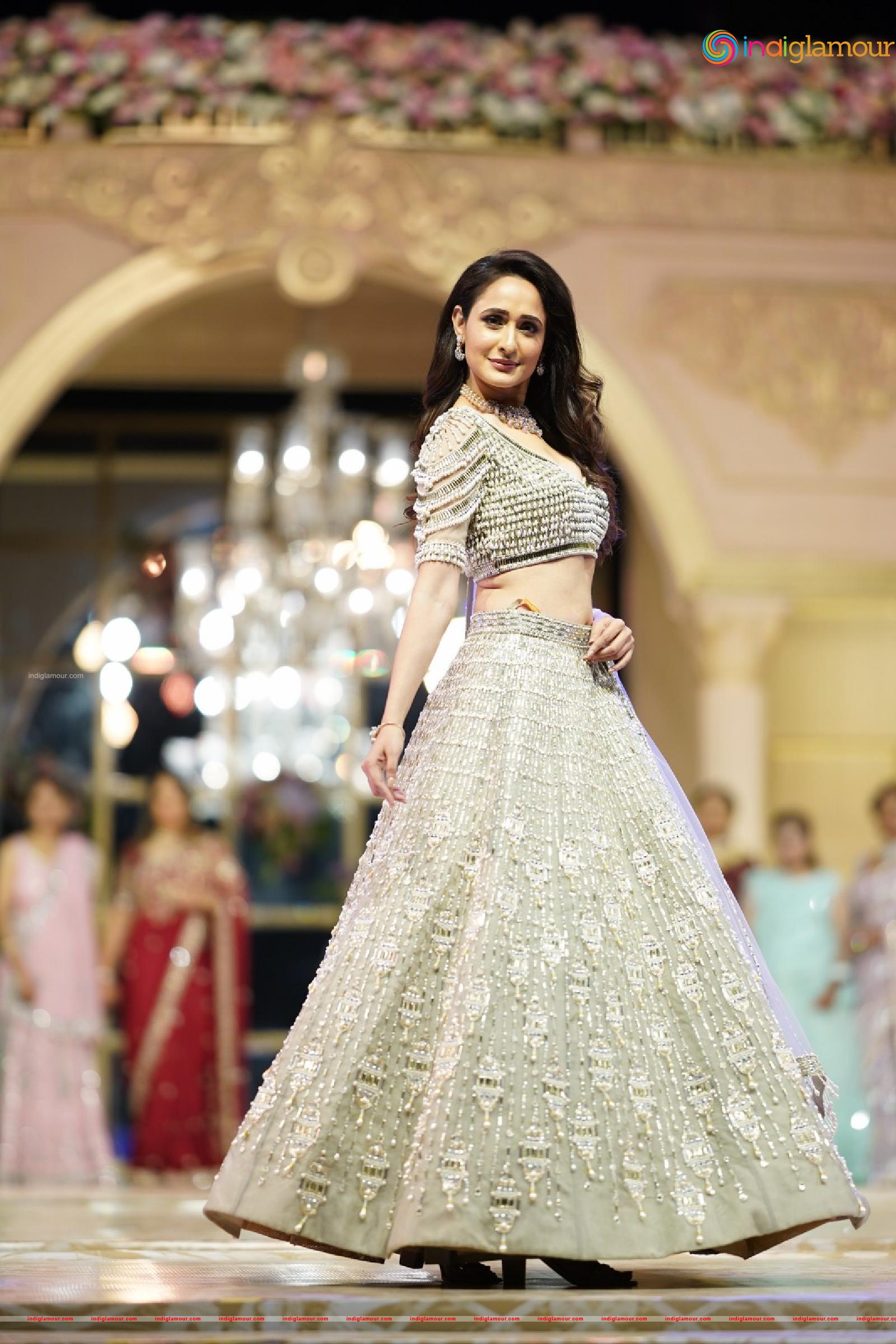 Pragya Jaiswal Actress hd photo
