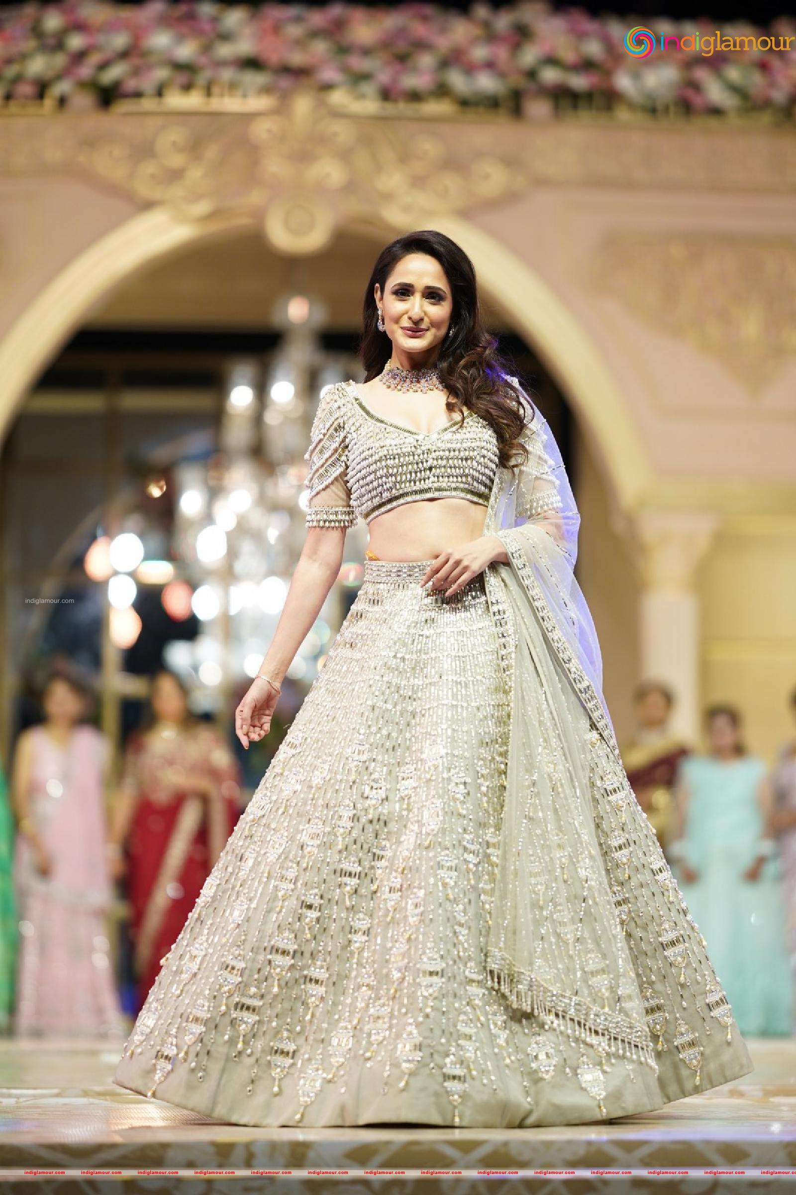 Pragya Jaiswal Actress hd photo