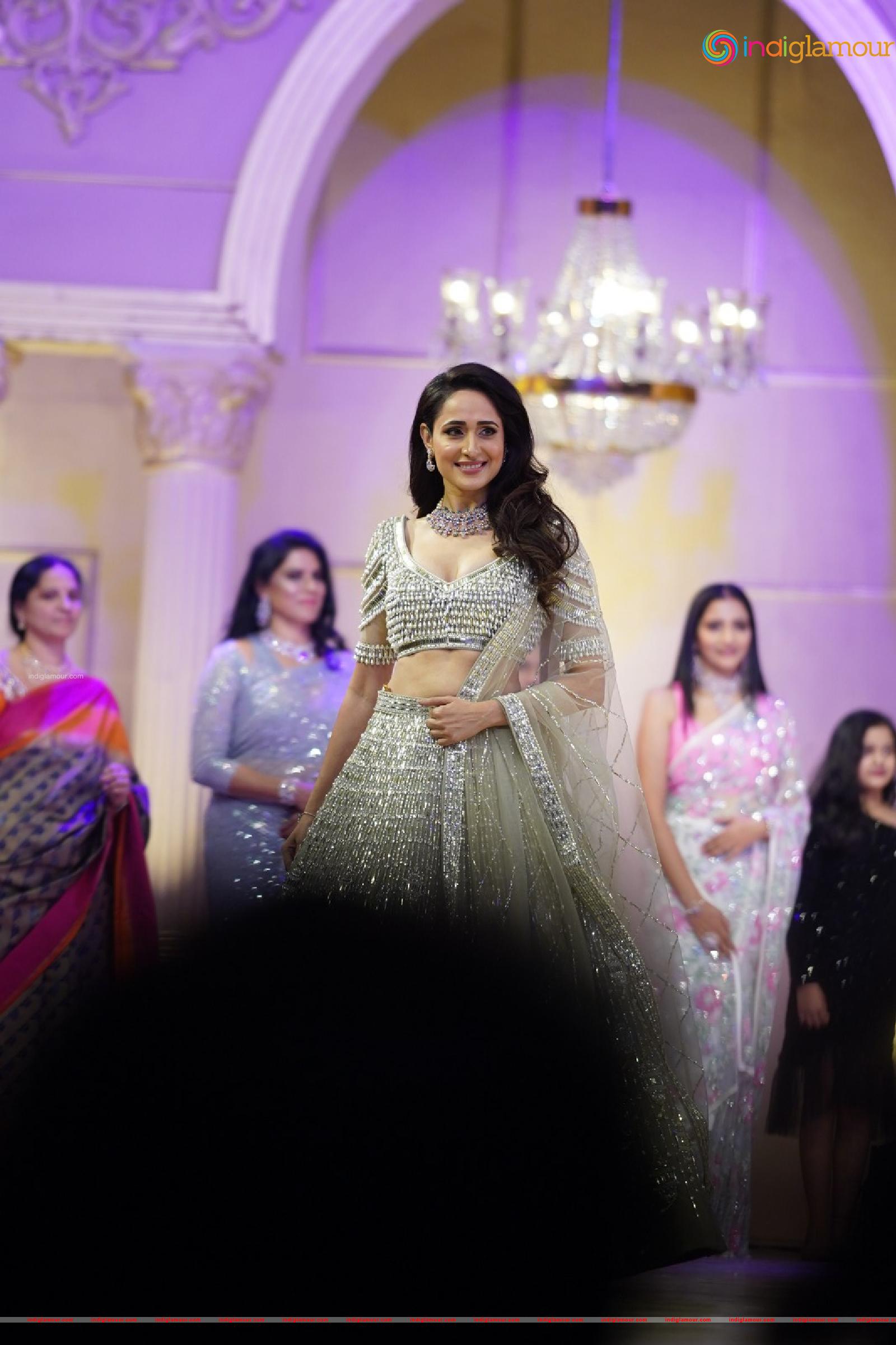 Pragya Jaiswal Actress hd photo