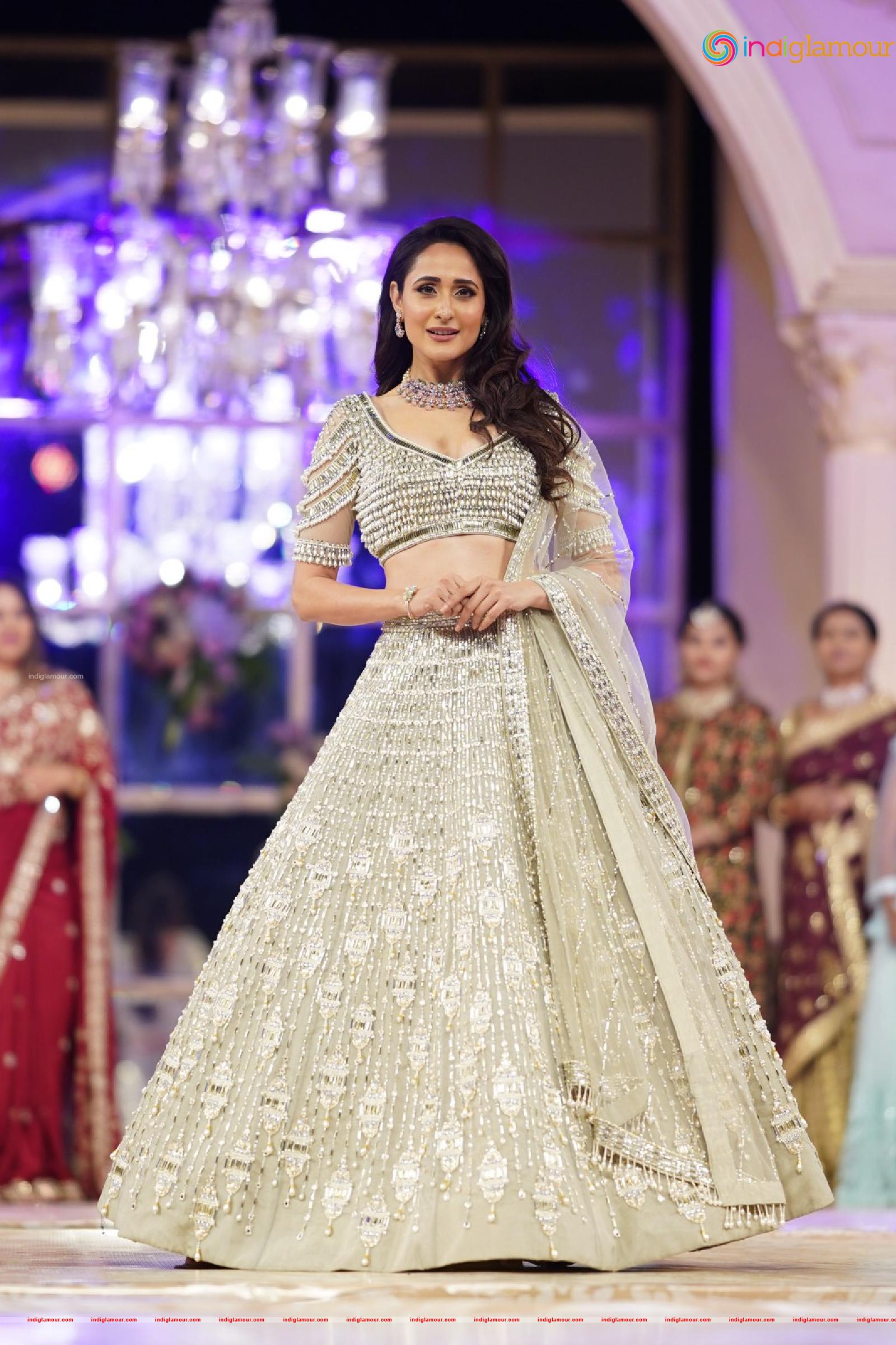 Pragya Jaiswal Actress hd photo
