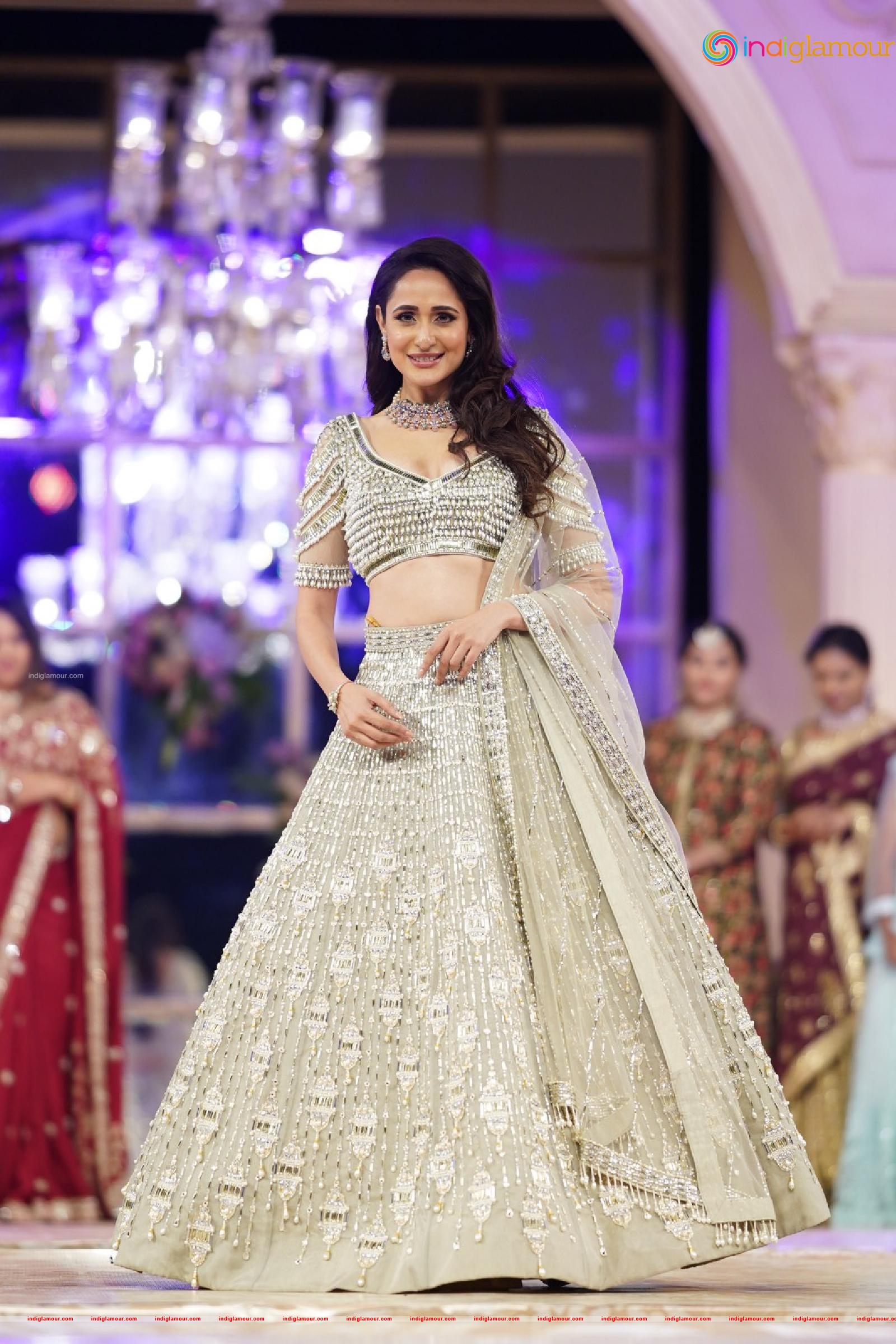 Pragya Jaiswal Actress hd photo