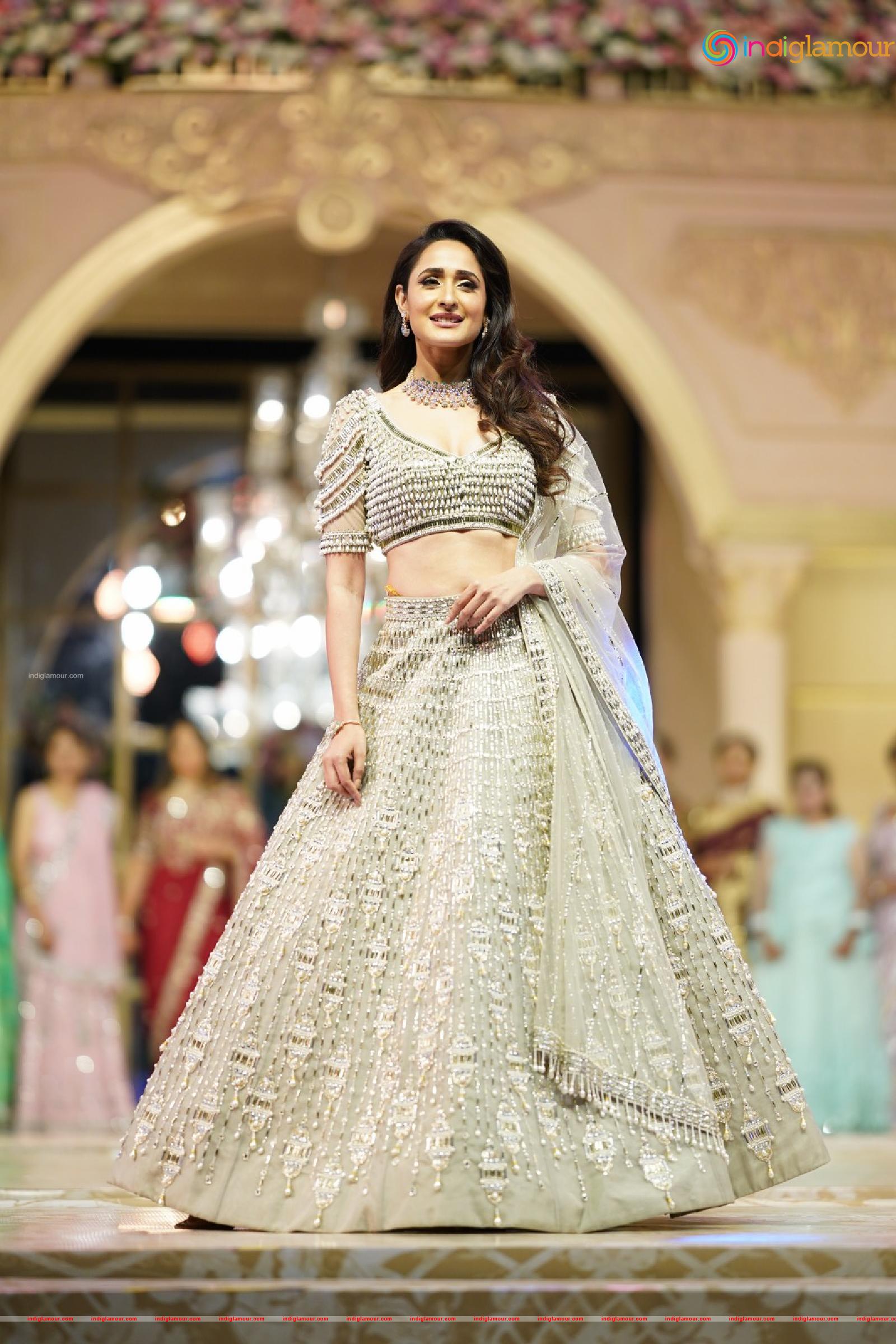 Pragya Jaiswal Actress hd photo