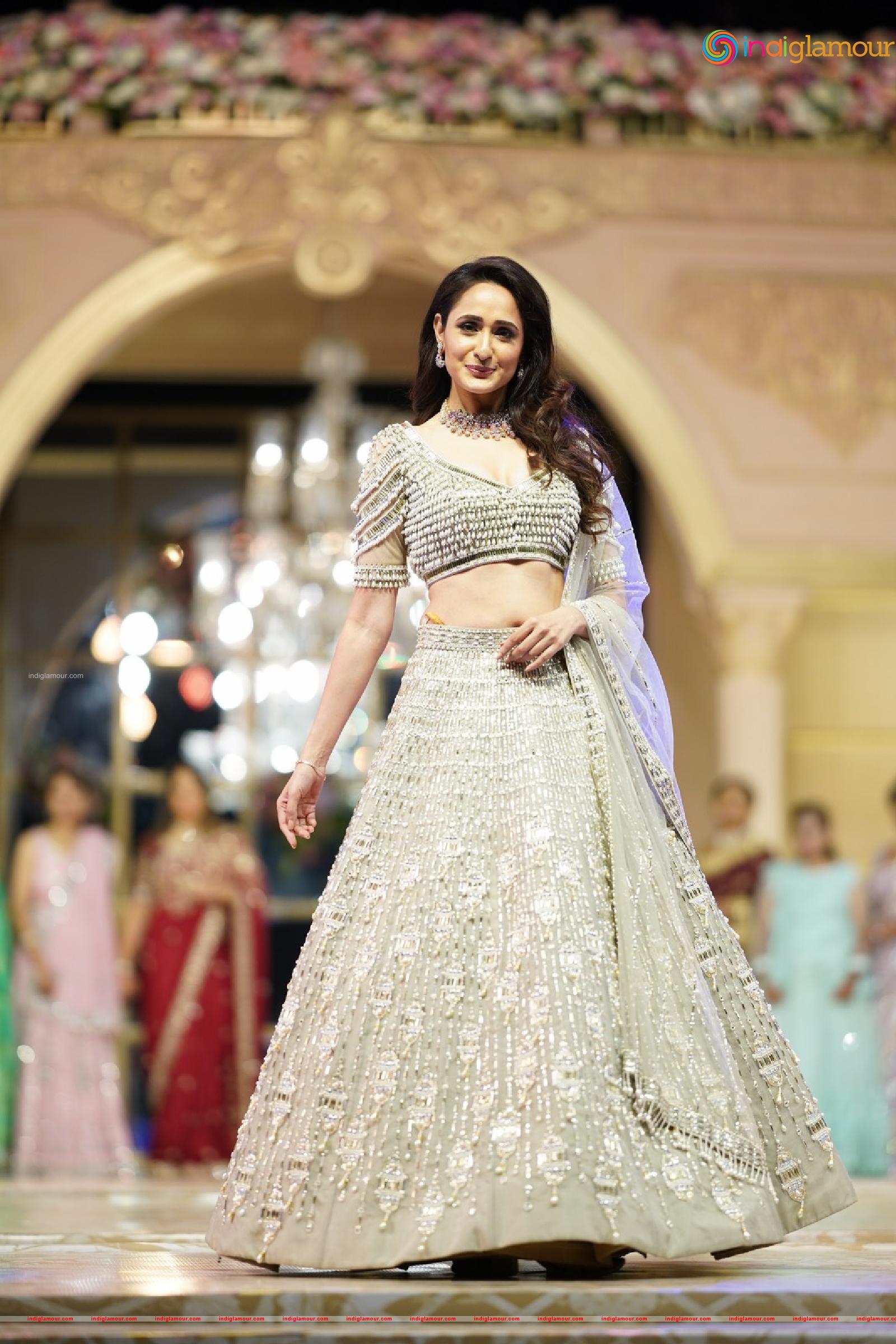 Pragya Jaiswal Actress hd photo