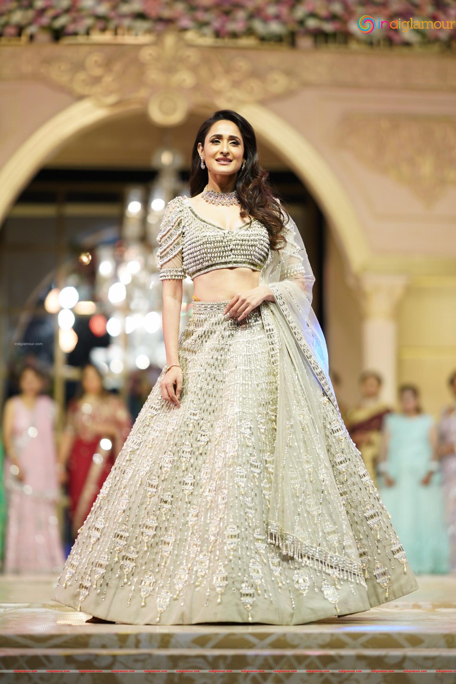 Pragya Jaiswal Actress hd photo