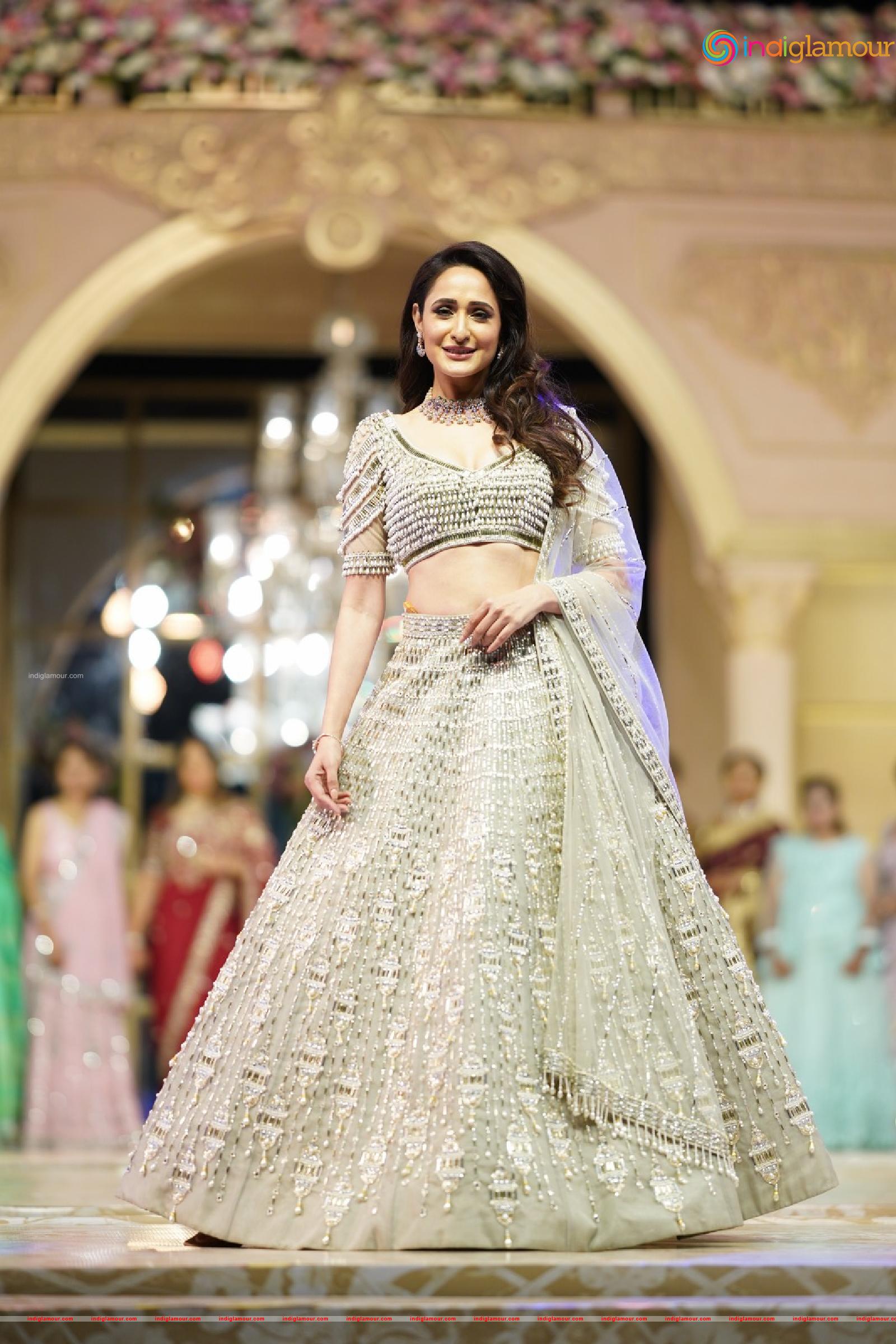 Pragya Jaiswal Actress hd photo