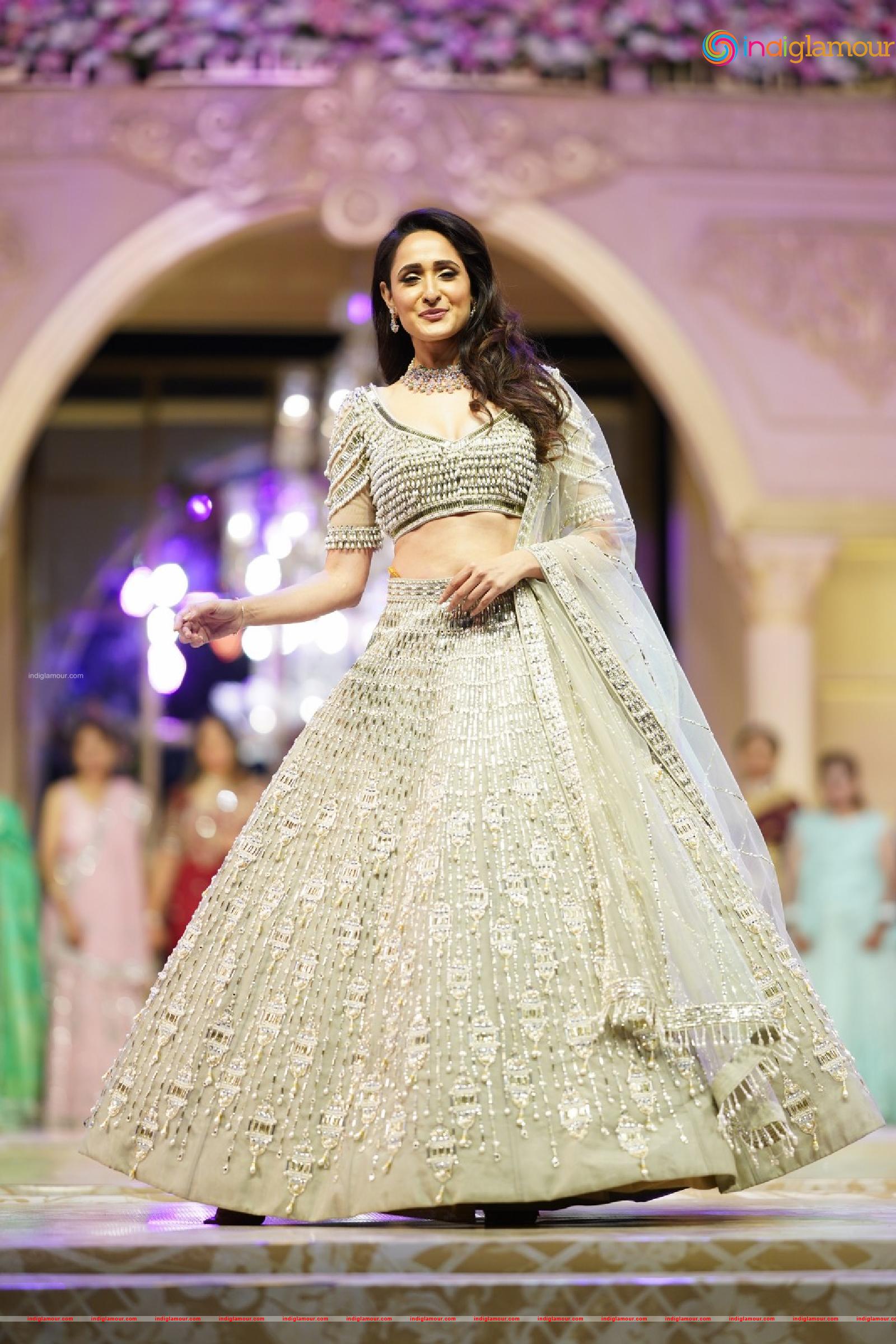 Pragya Jaiswal Actress hd photo