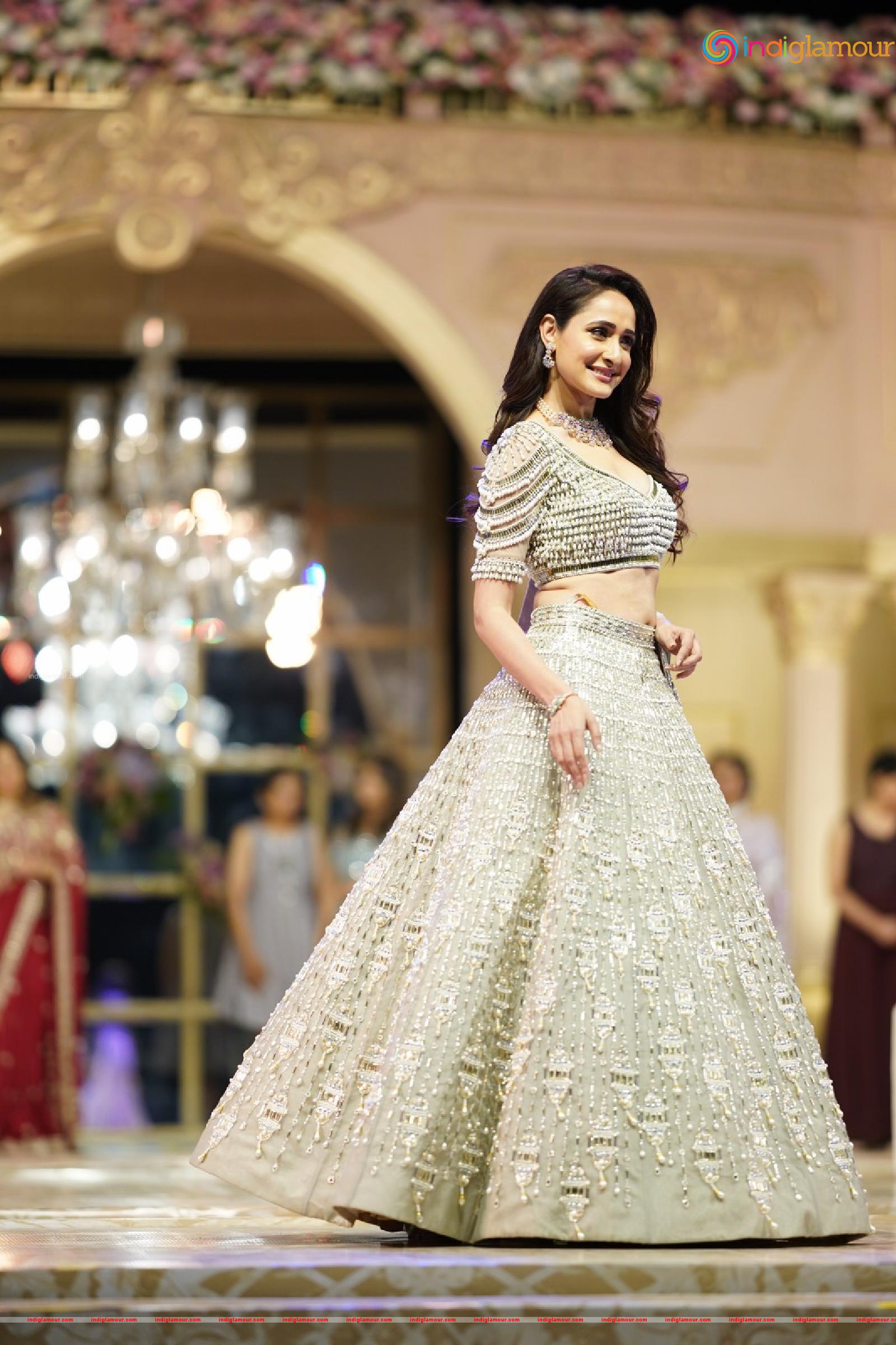 Pragya Jaiswal Actress hd photo