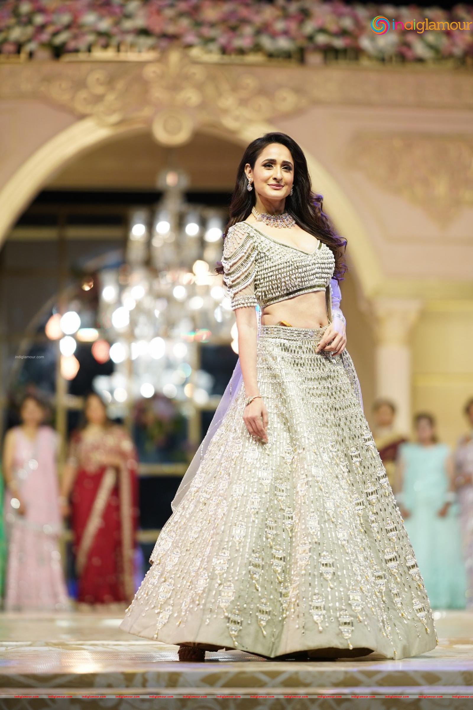 Pragya Jaiswal Actress hd photo