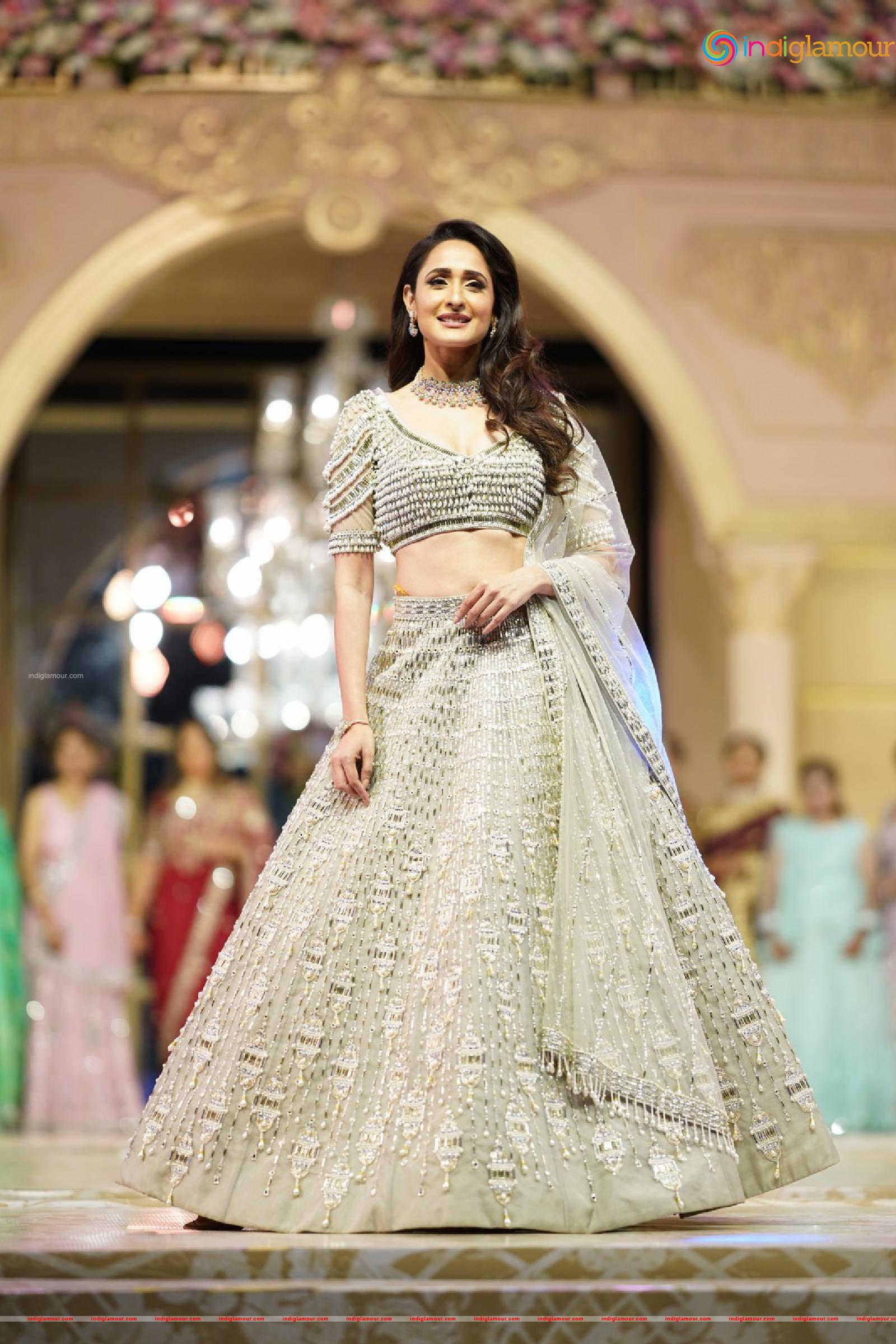 Pragya Jaiswal Actress hd photo