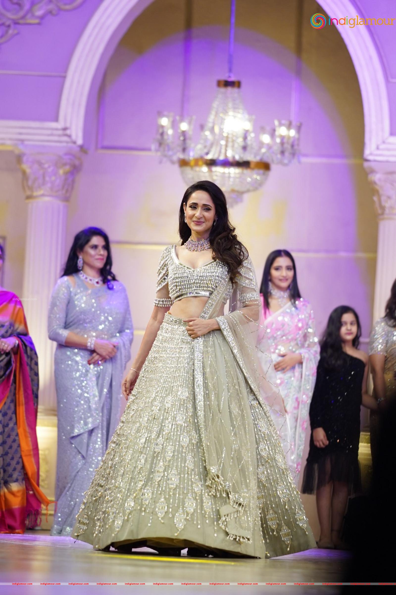 Pragya Jaiswal Actress hd photo