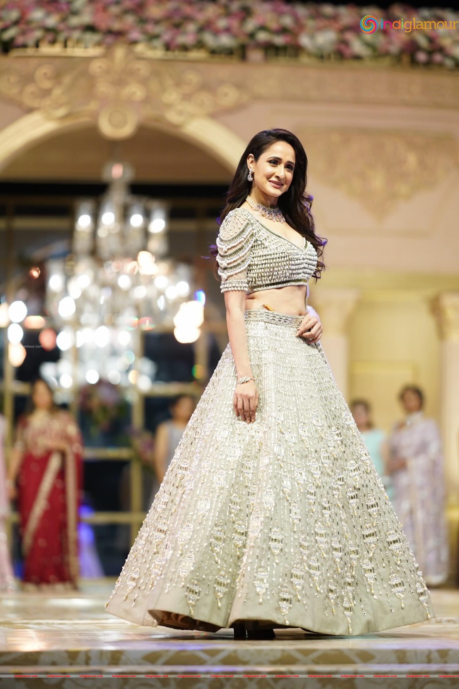 Pragya Jaiswal Actress hd photo
