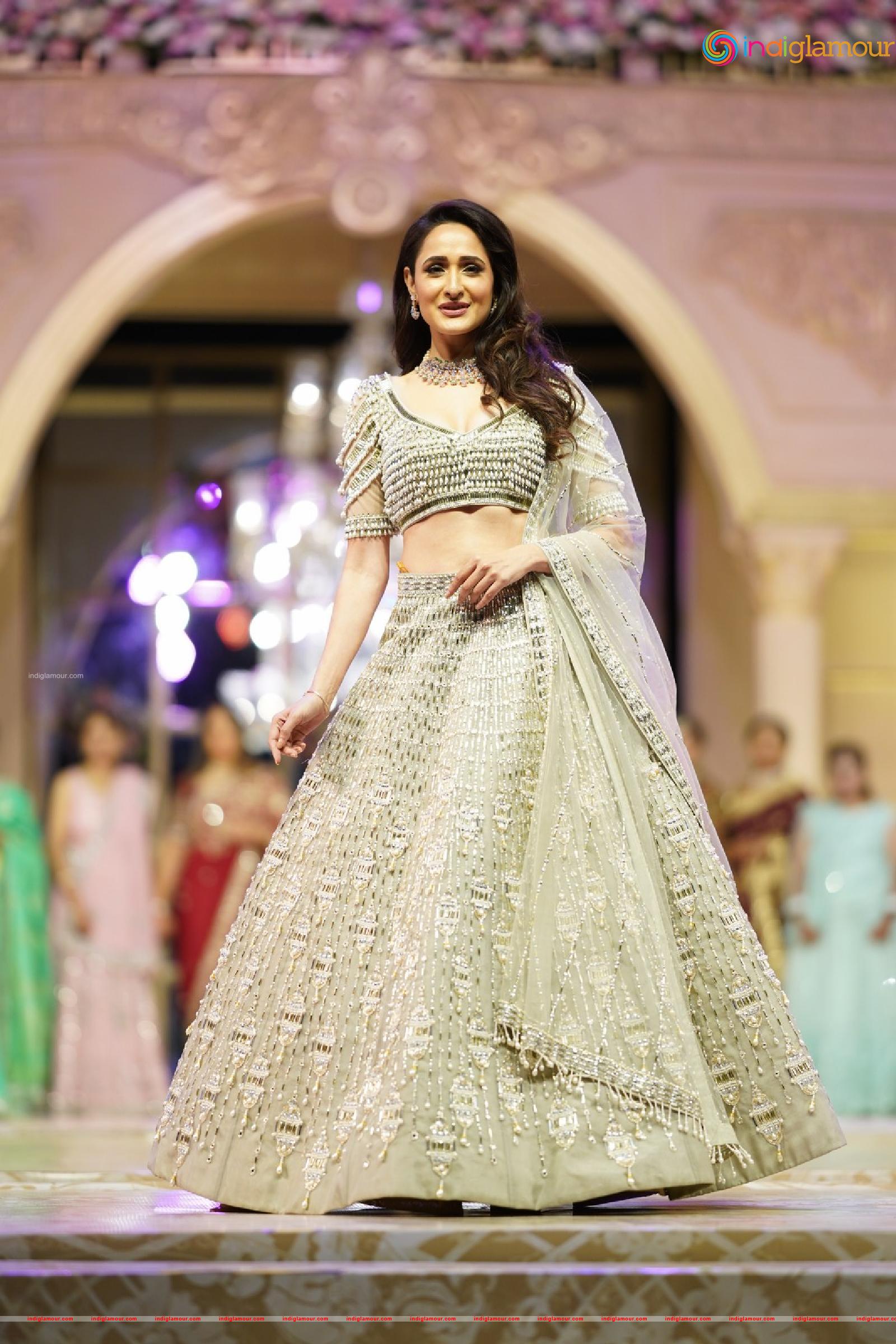 Pragya Jaiswal Actress hd photo
