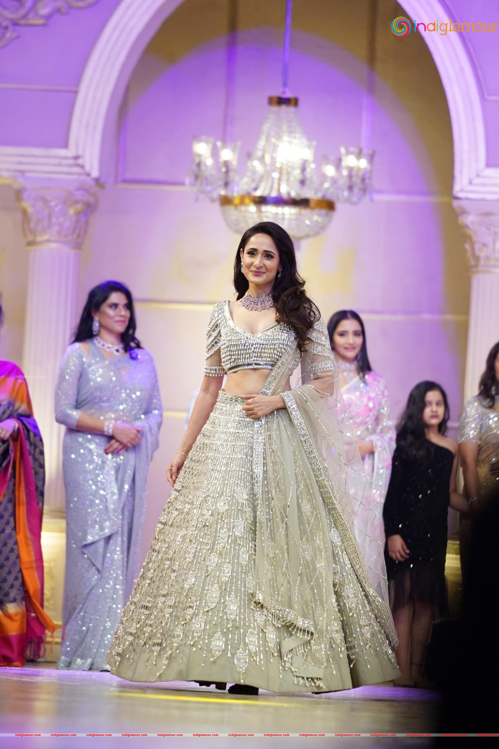 Pragya Jaiswal Actress hd photo