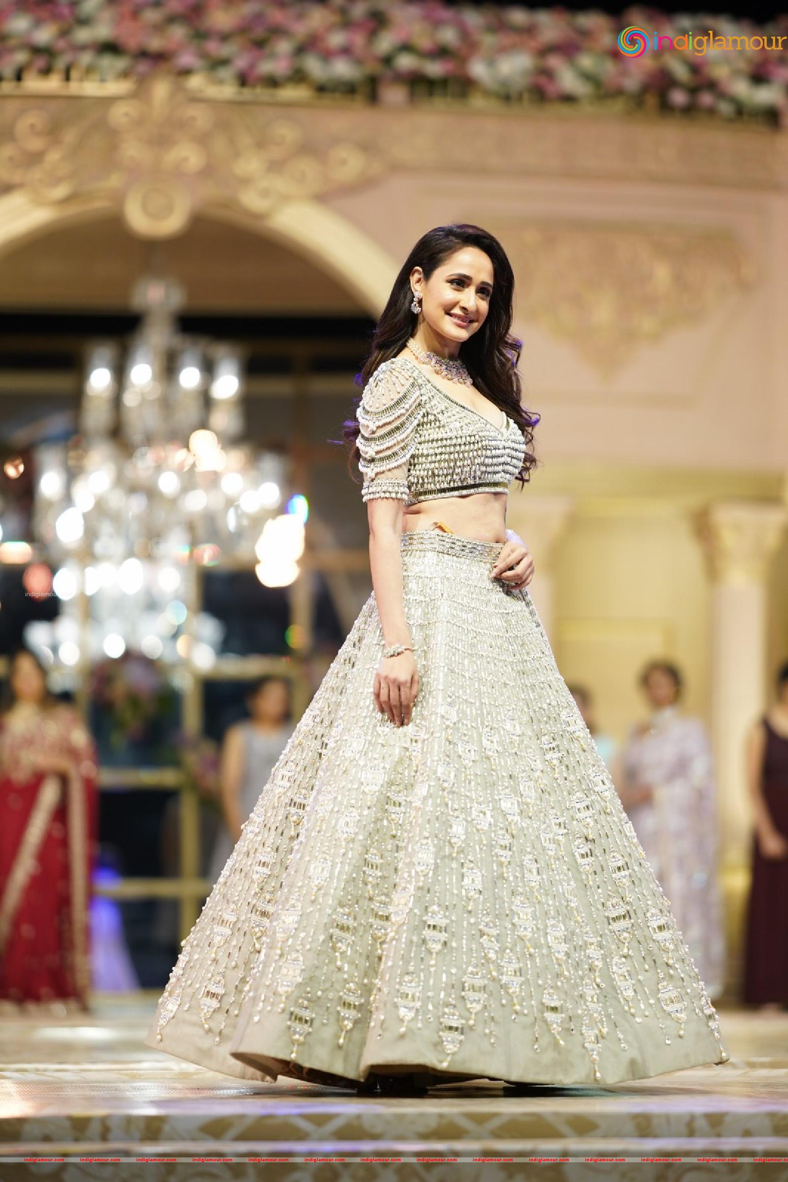 Pragya Jaiswal Actress hd photo