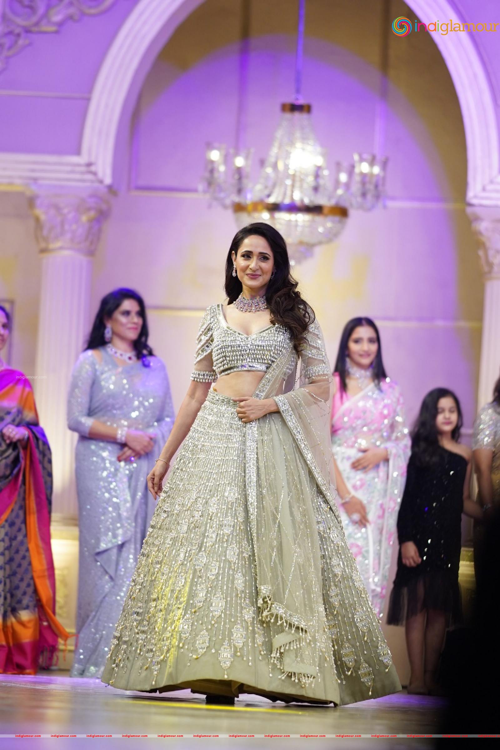 Pragya Jaiswal Actress hd photo