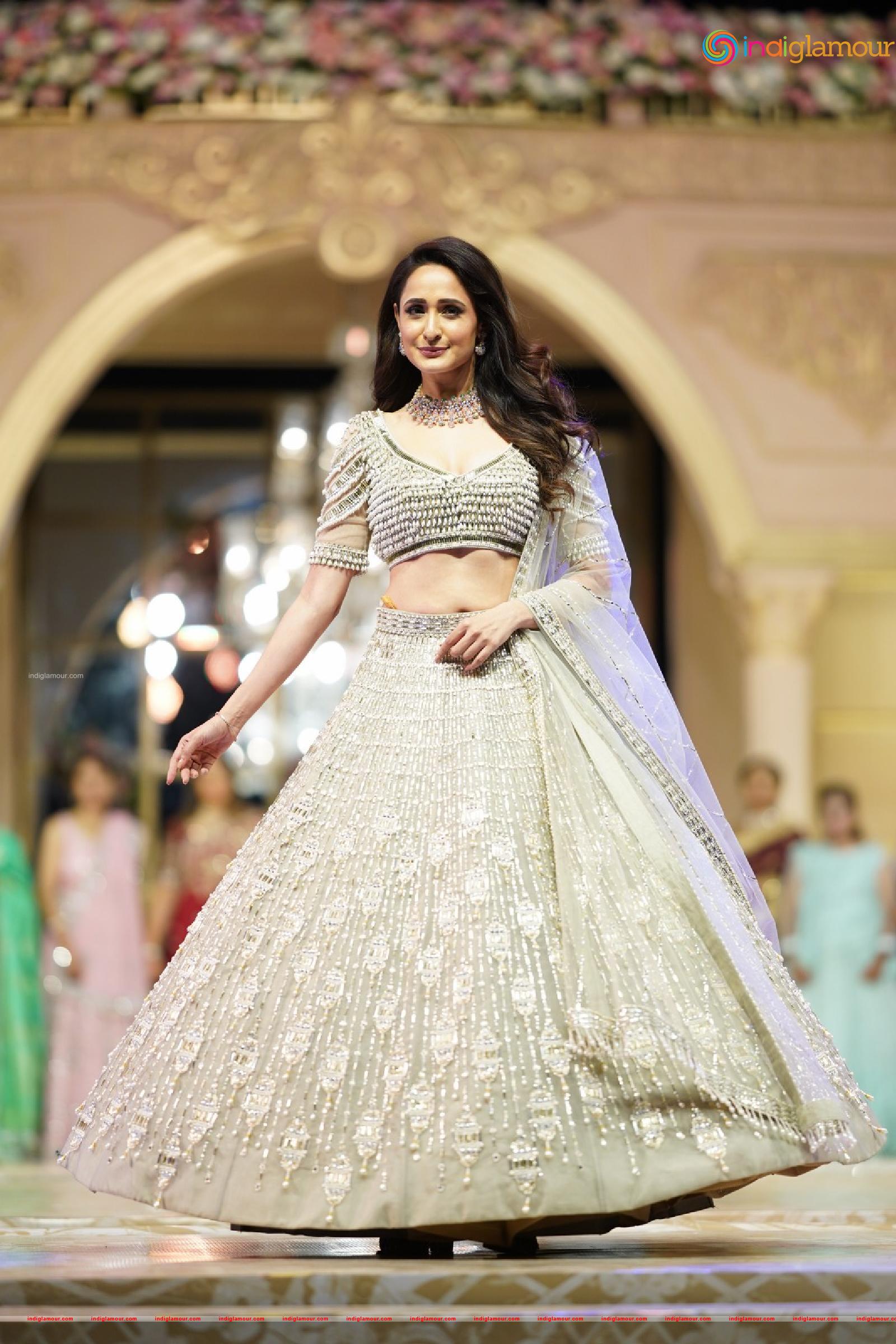 Pragya Jaiswal Actress hd photo