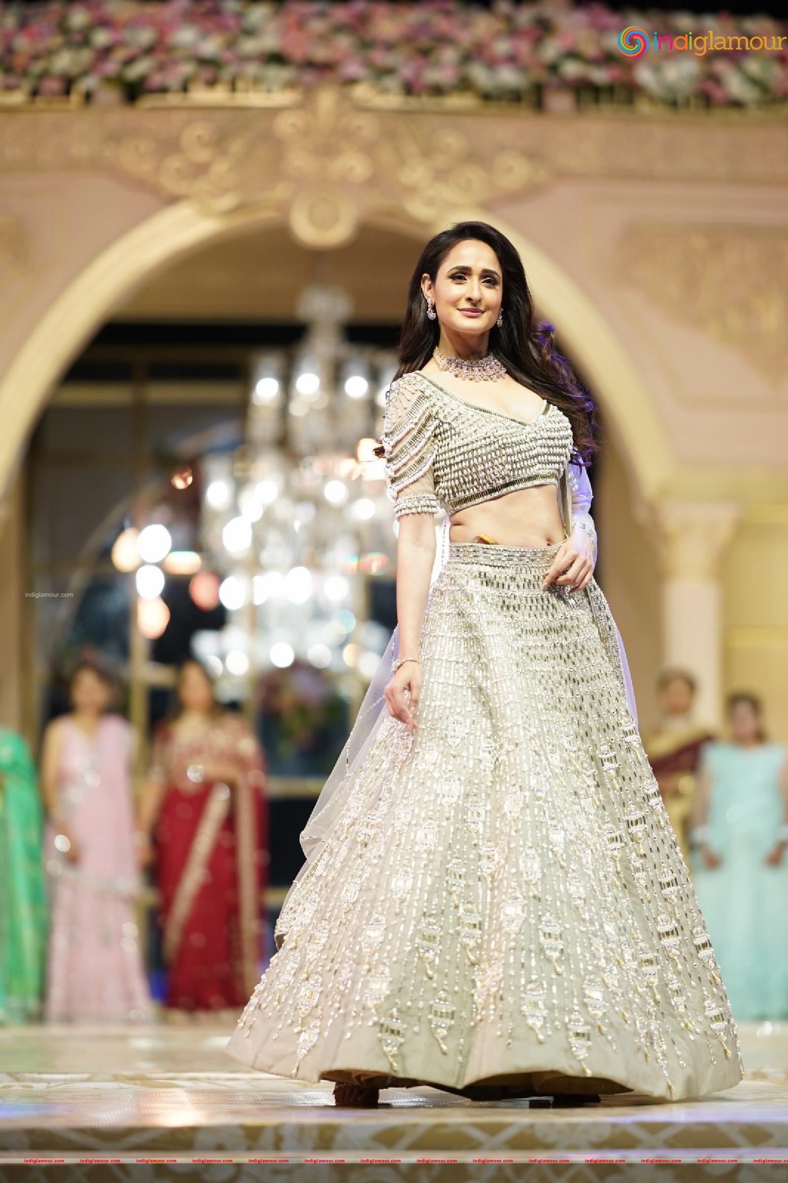 Pragya Jaiswal Actress hd photo