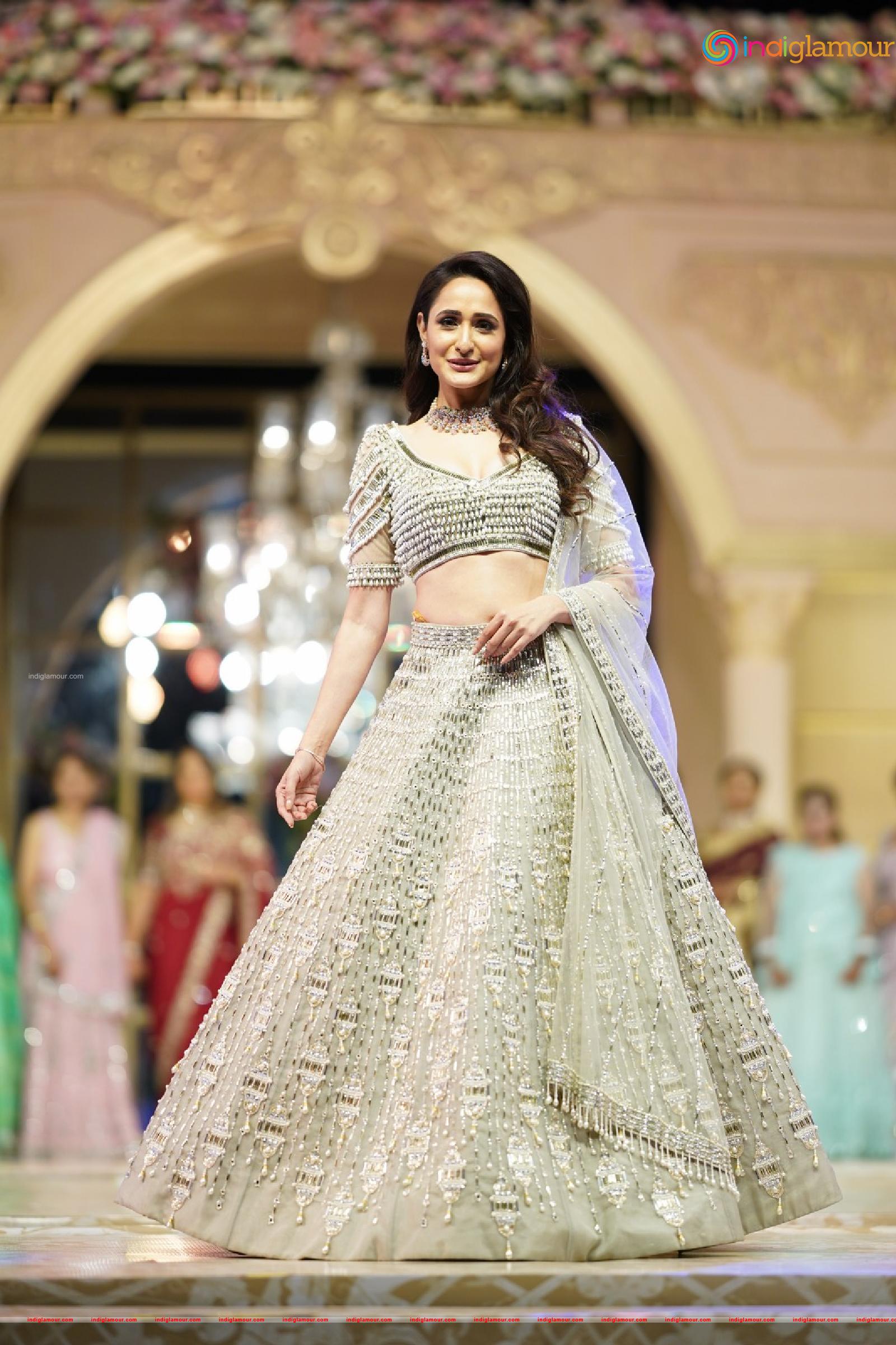 Pragya Jaiswal Actress hd photo