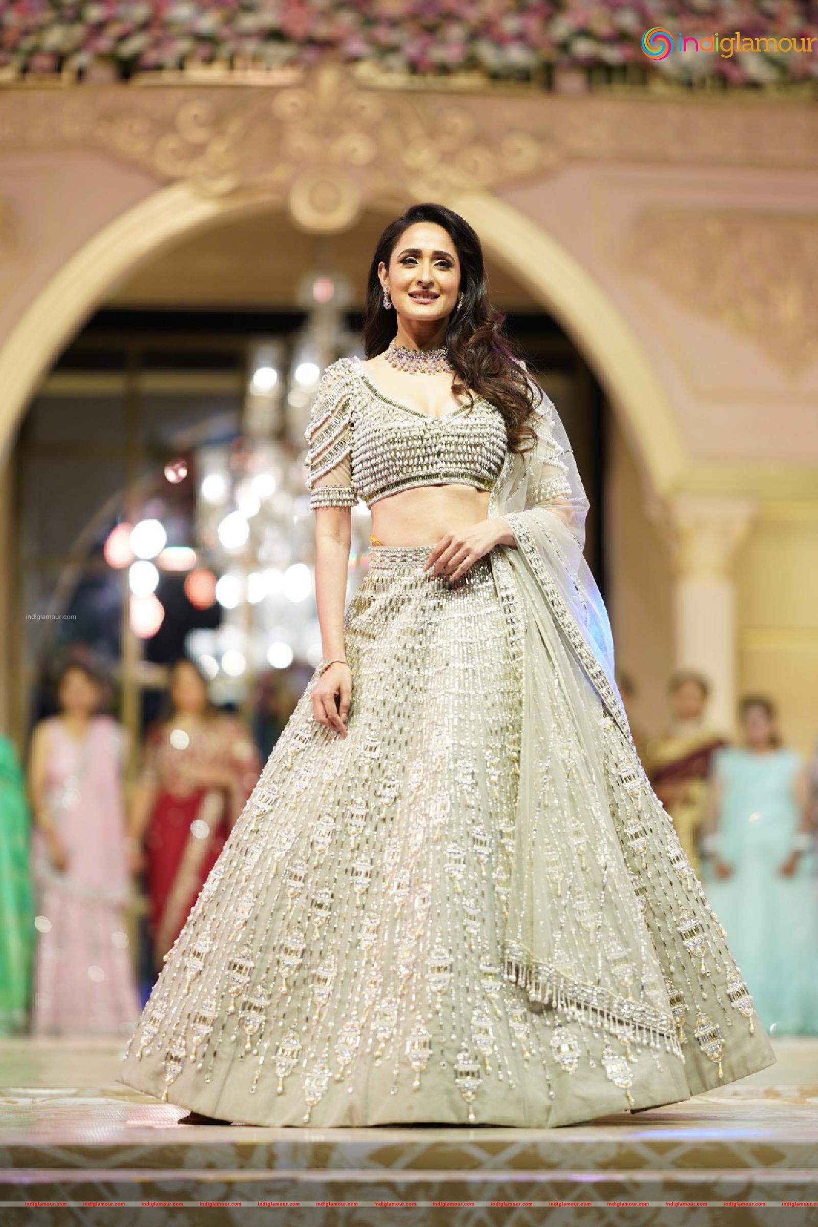 Pragya Jaiswal Actress hd photo