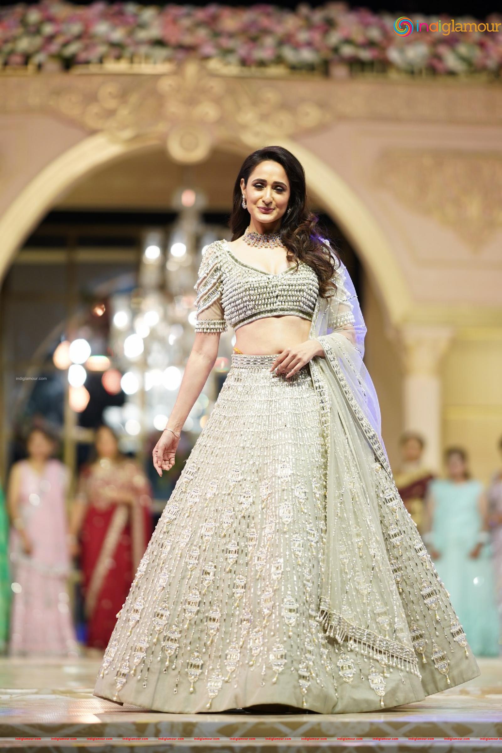 Pragya Jaiswal Actress hd photo