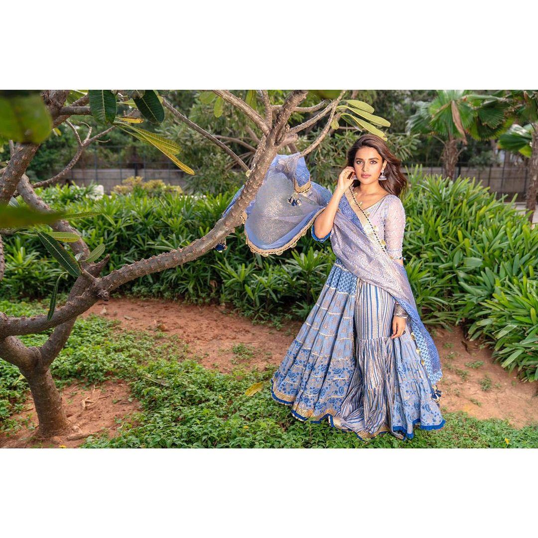Nidhhi Agerwal Actress hd photo