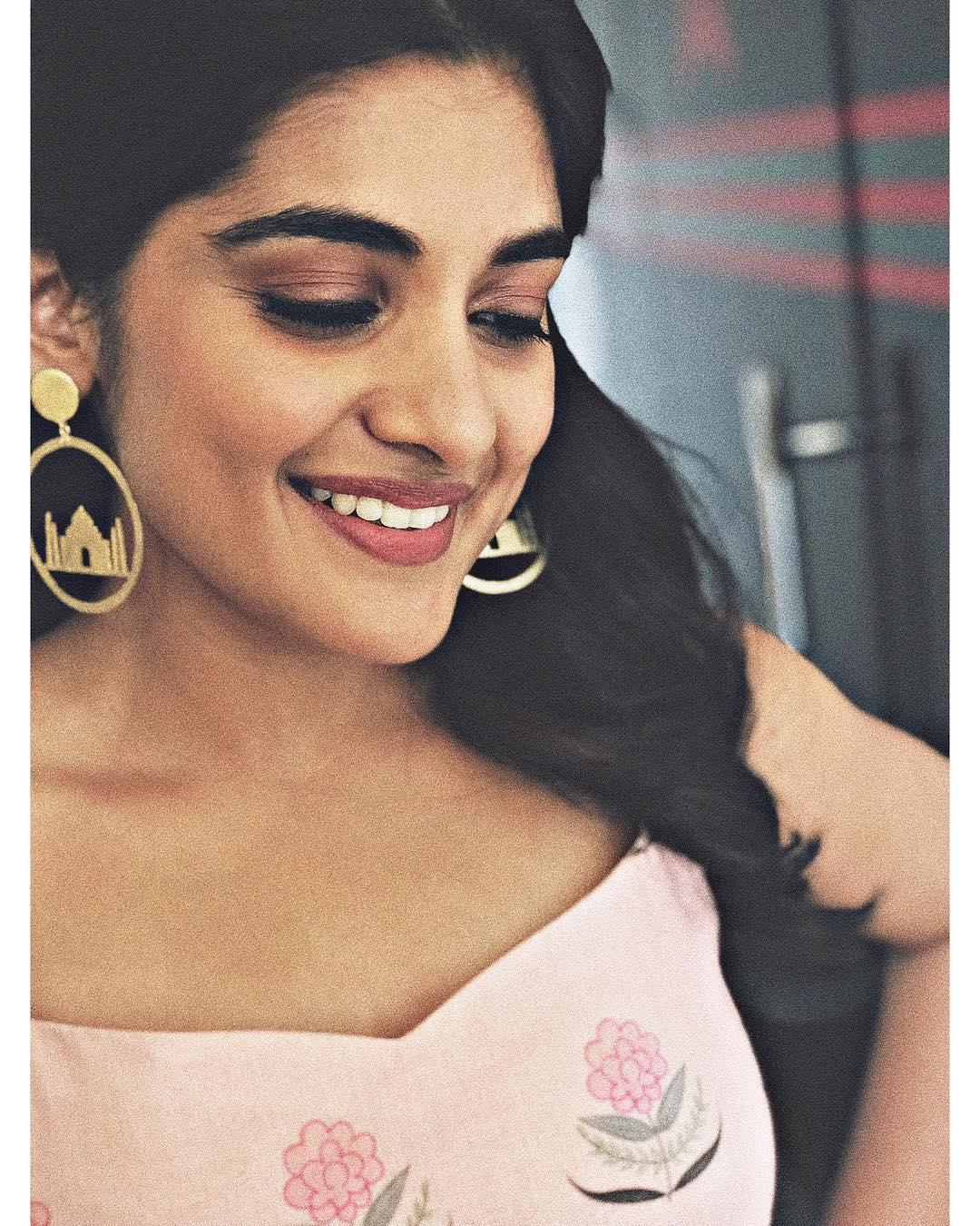 Nivetha Thomas Actress hd photo