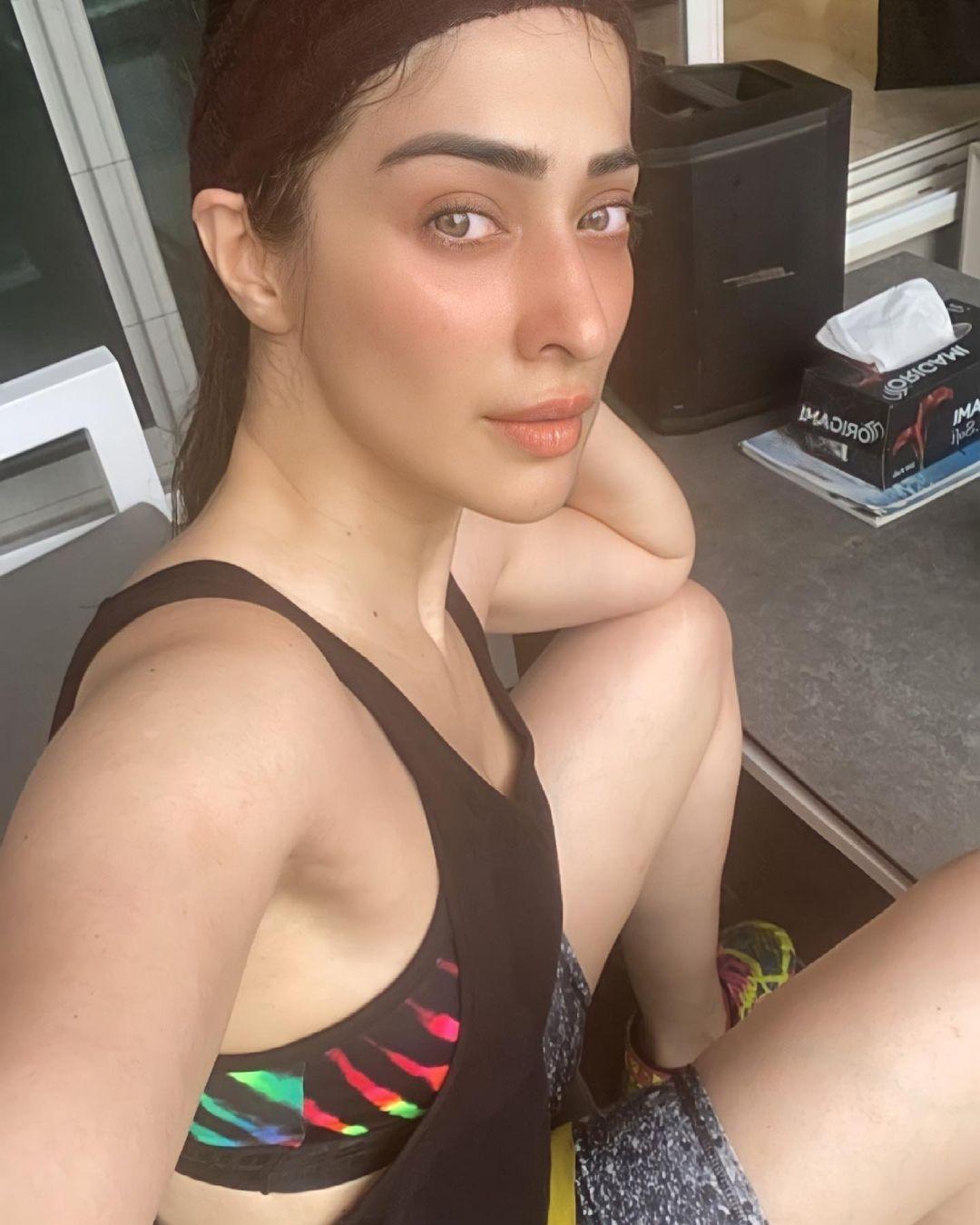 Raai Laxmi Actress hd photo