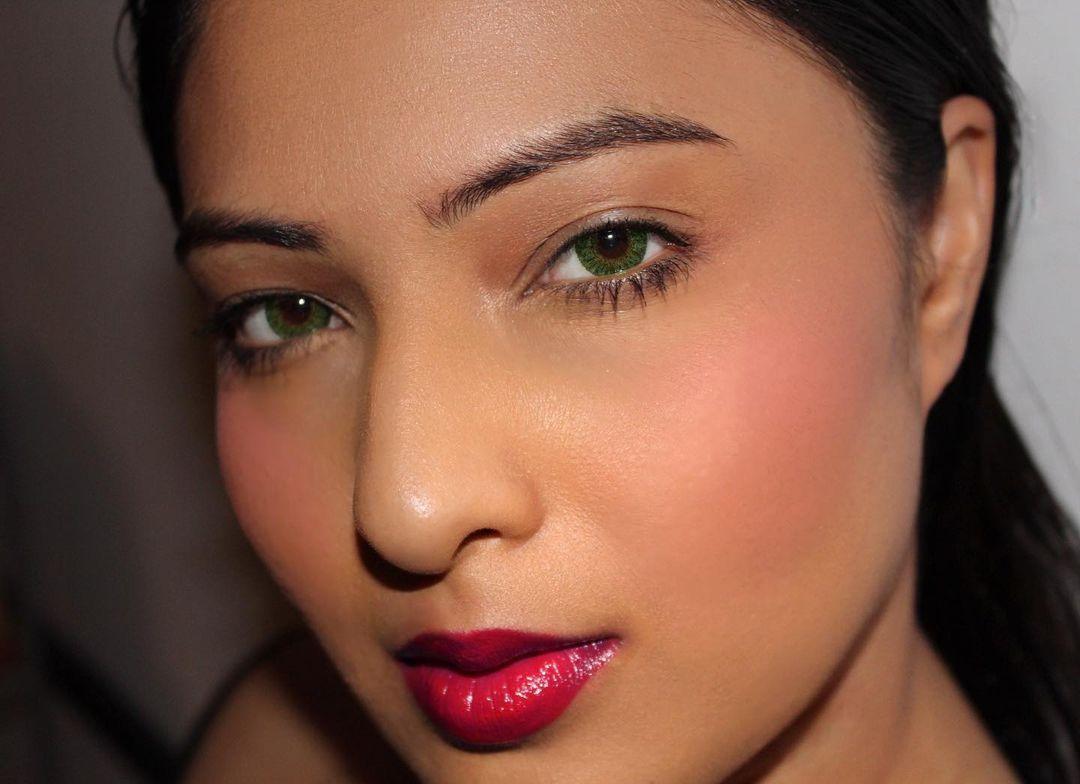 Nikesha Patel Actress hd photo