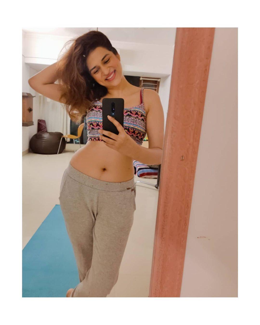 Shraddha Das Actress hd photo
