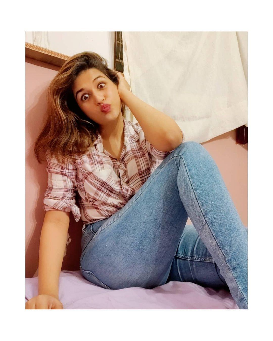 Shraddha Das Actress hd photo