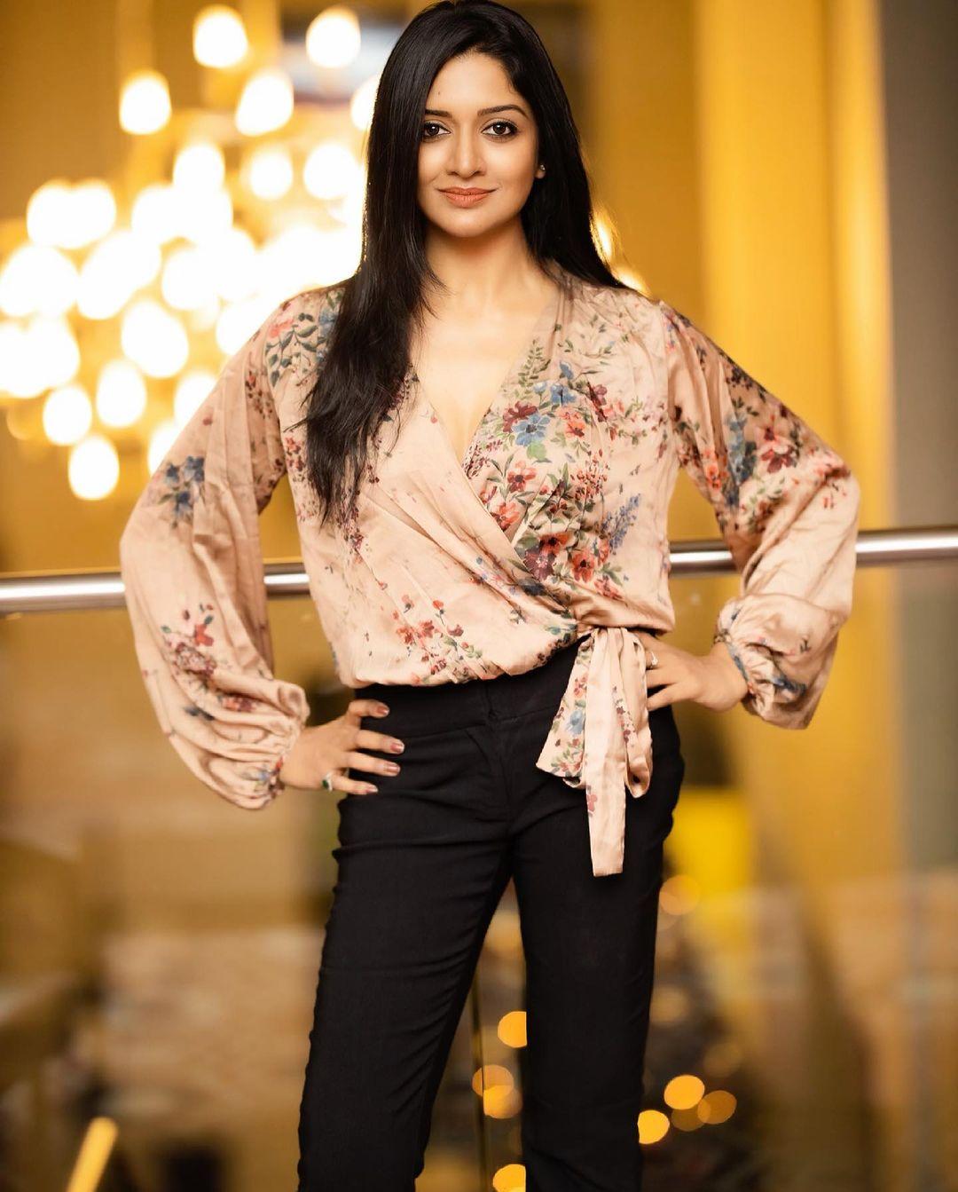 Vimala Raman Actress hd photo
